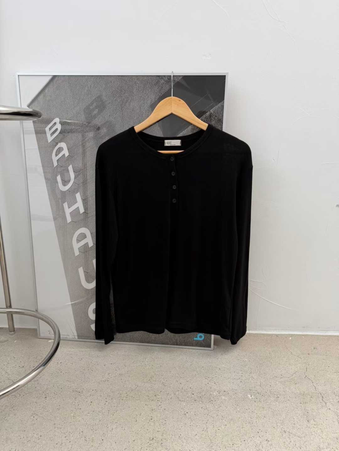 DINNIE HENLEY BUTTONS LONG SLEEVES TEE