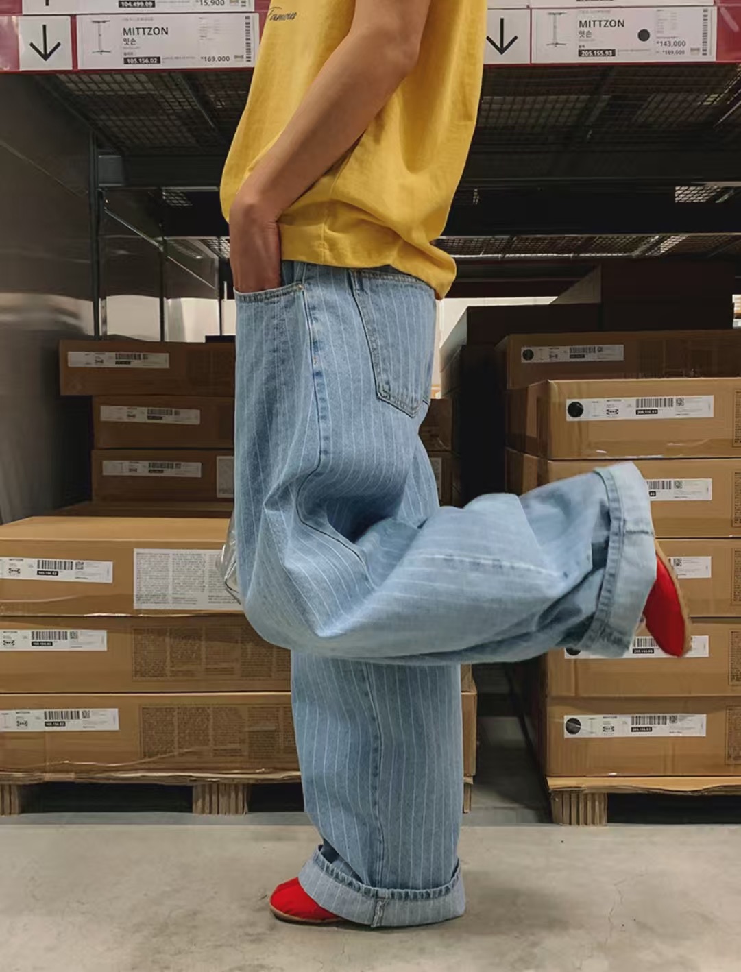 920426/PINSTRIPE ADJUSTABLE WAIST BARREL JEANS 