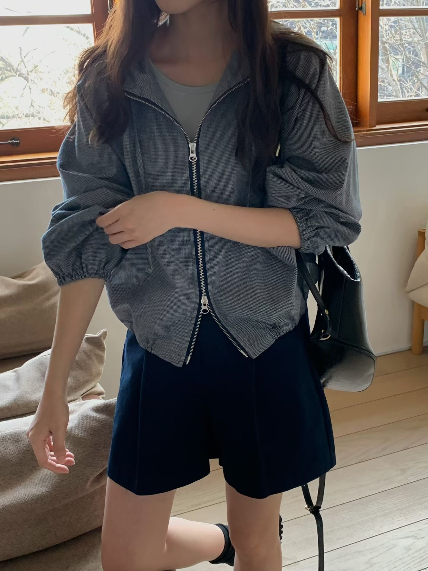 JU15 / TEXTURED ZIP-UP HOODED JACKET