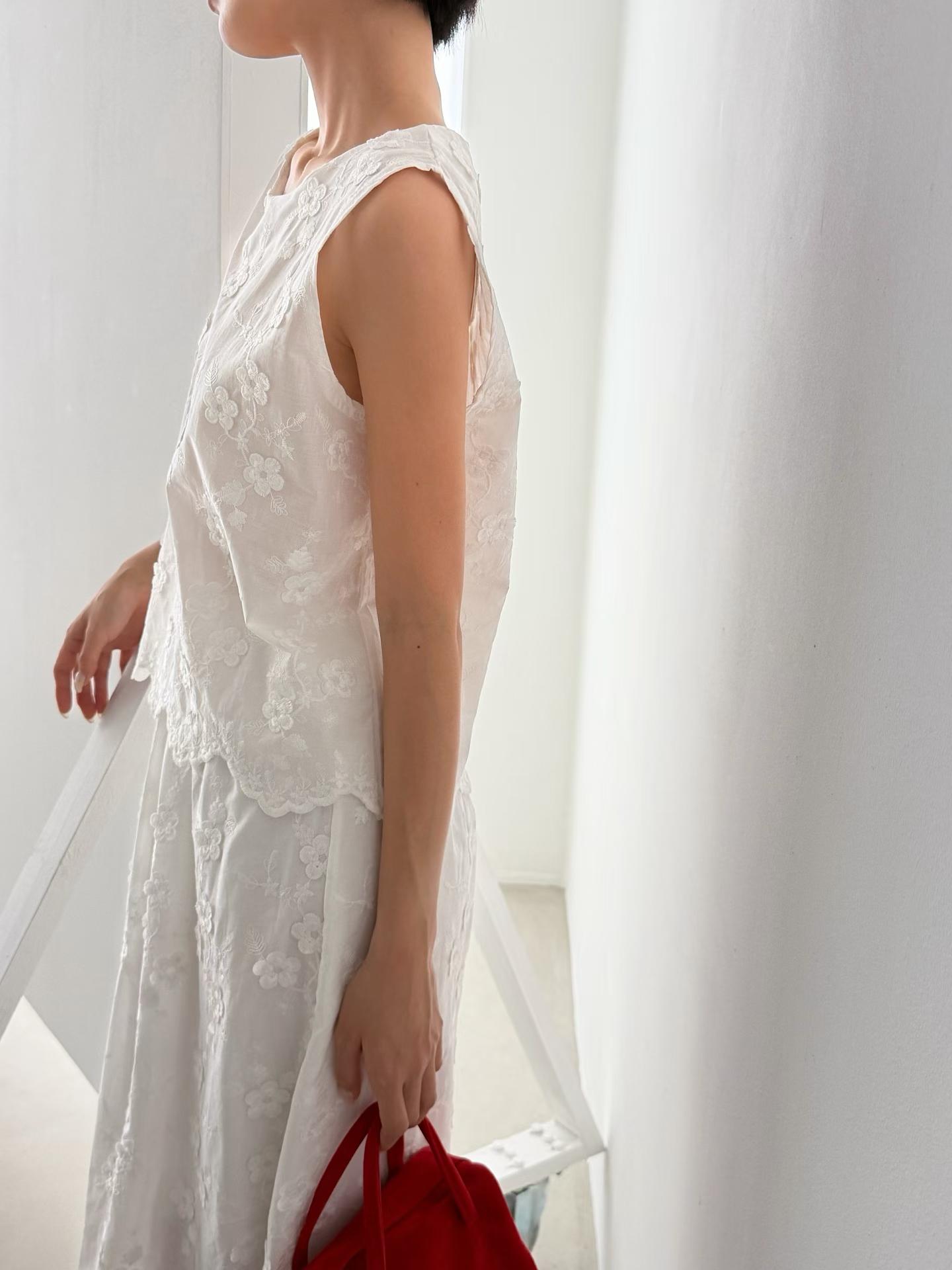ELLISON BRODIER SLEEVELESS TOP