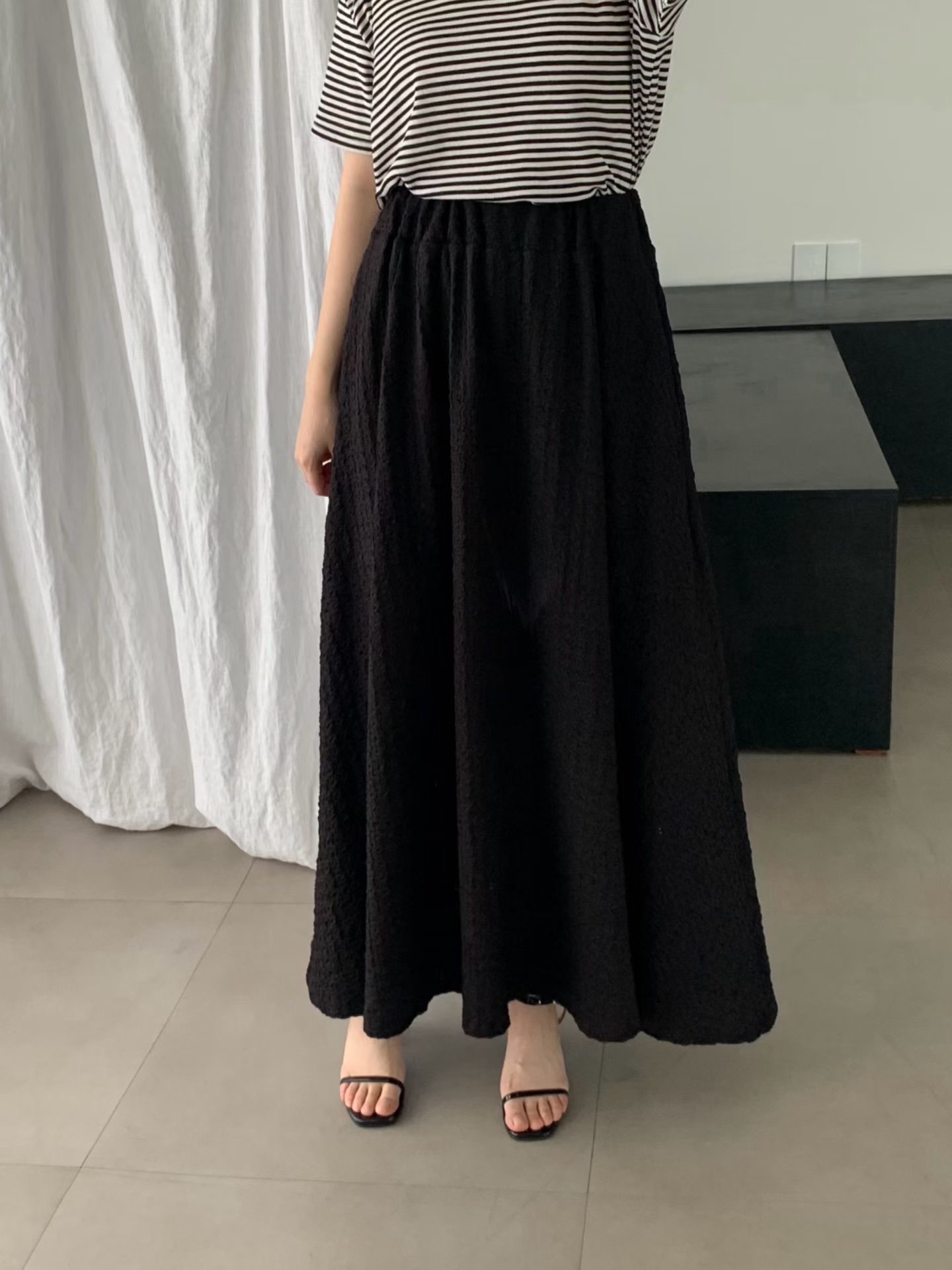 PG05 / TEXTURED SHORT SLEEVES OUTER-ELASTIC BAND SKIRT SET