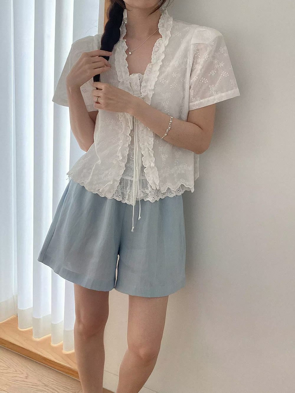 PG04 / BRODERIE BLOUSE WITH FRONT BUTTONS