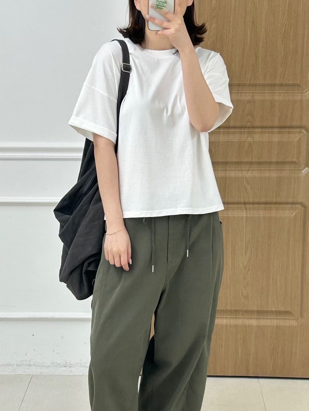 KR10 / MINIMAL ROLLED SLEEVES T-SHIRT