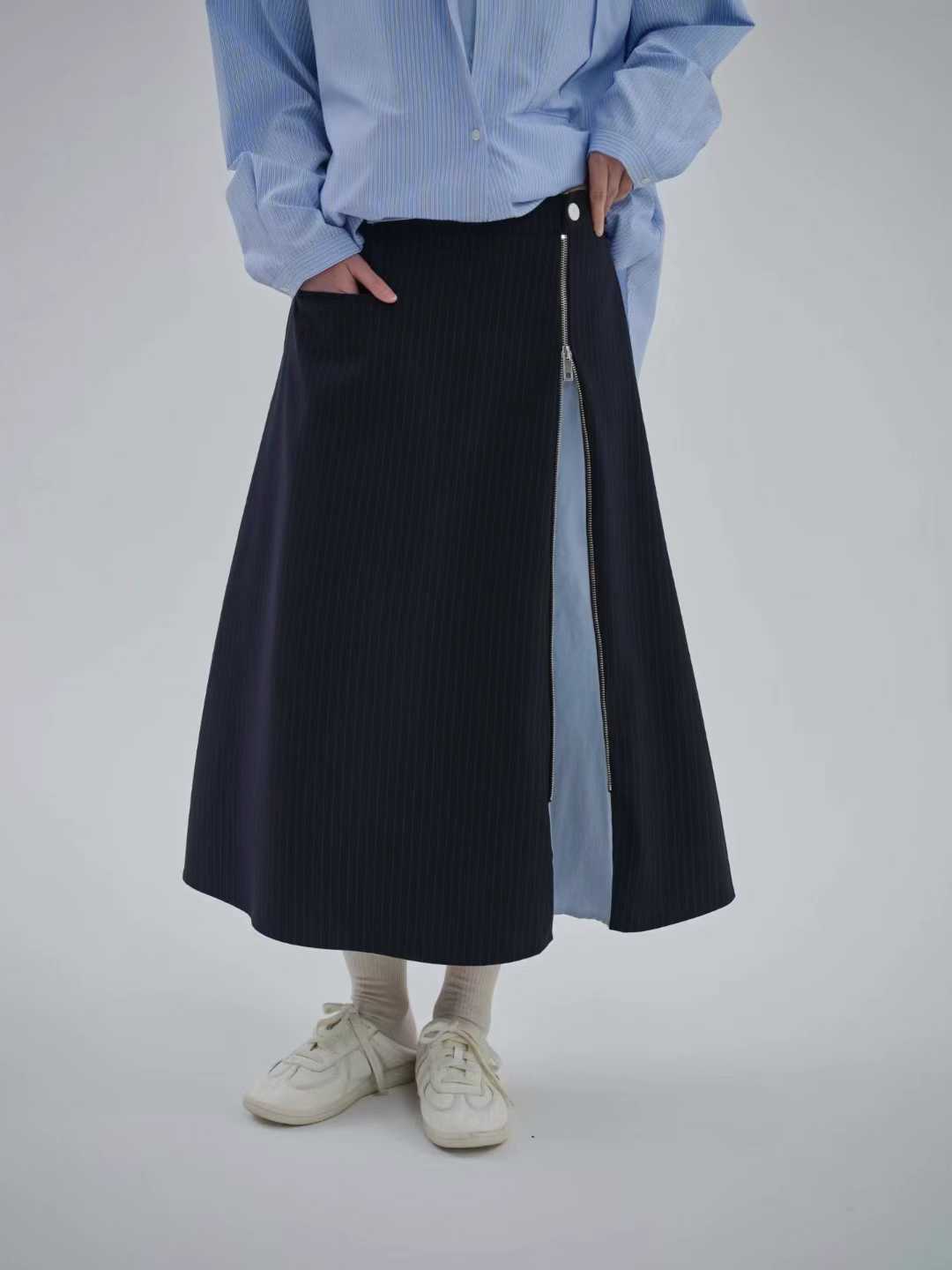 EMORY ZIP DETAIL PINSTRIPE SKIRT