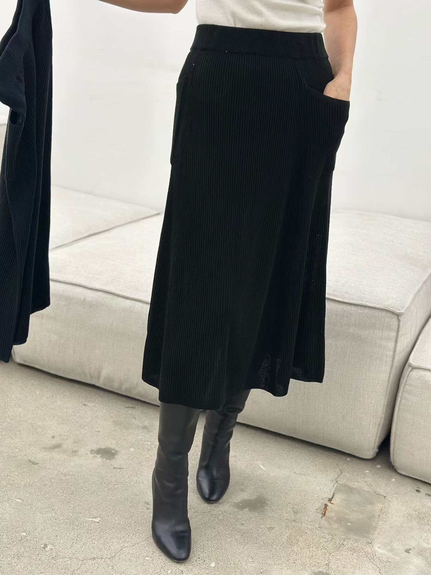 LE16 / BANDED WAIST RIBBED SKIRT