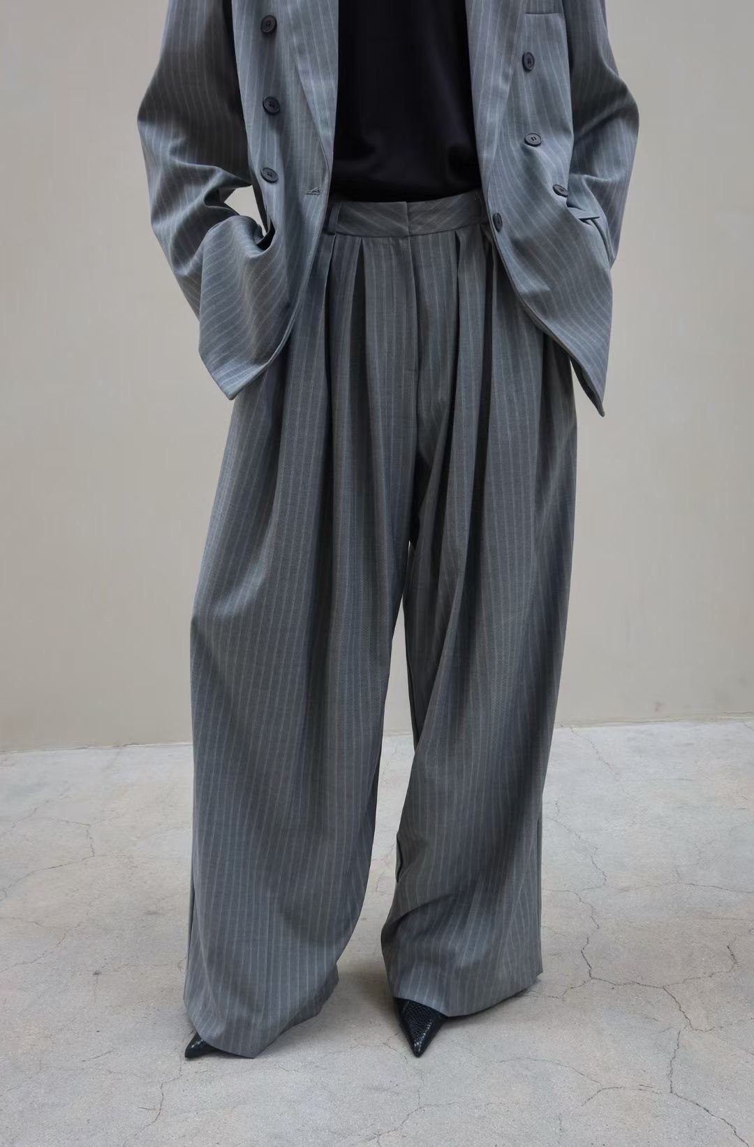 BY11 / PIN STRIPE WIDE LEGGED TROUSERS