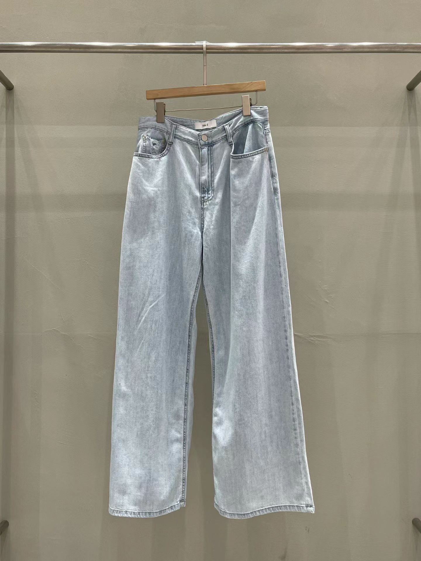 MU23 / POCKET LTBLUE FADED DENIM JEANS