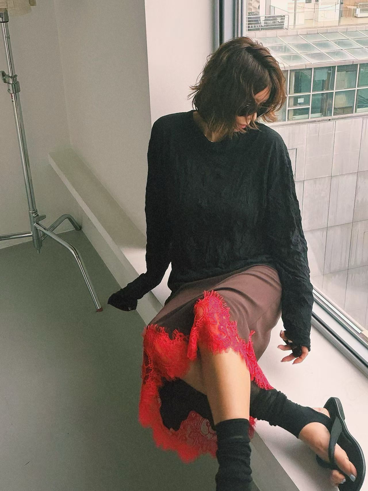 PT23 / CONTRAST LACE HEM PENCIL SKIRT