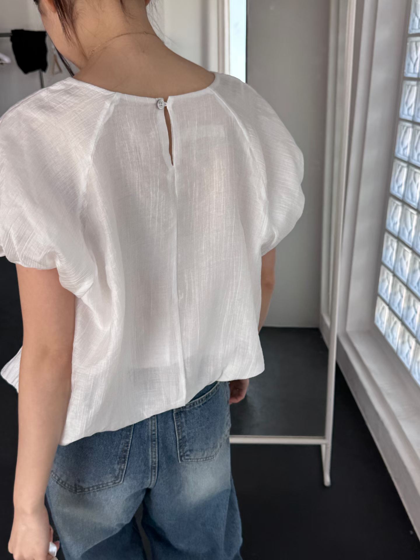 ELARA BUBBLE CAP SLEEVES TOP