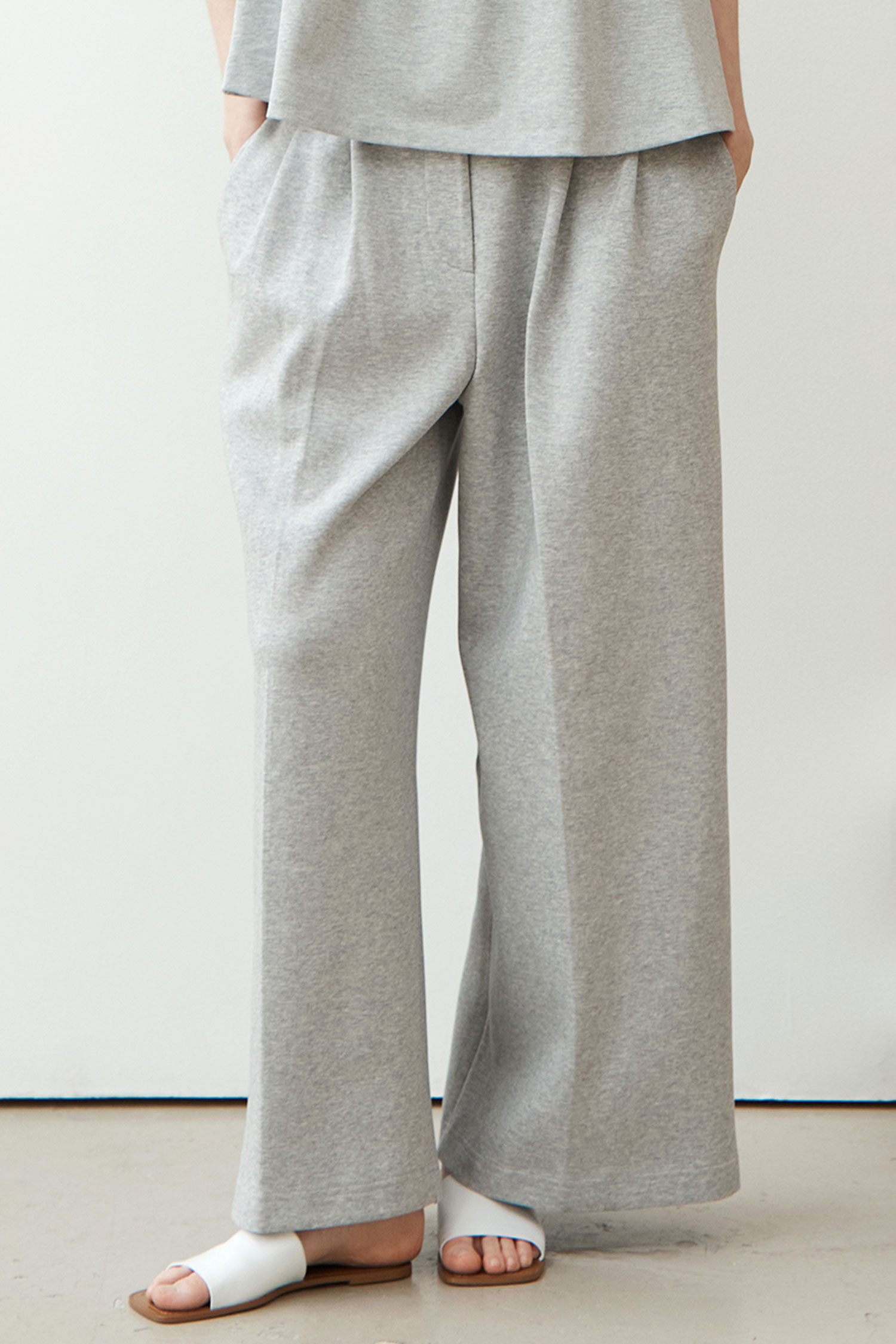 WW24 / TUCK WIDE CUSHION SLACKS