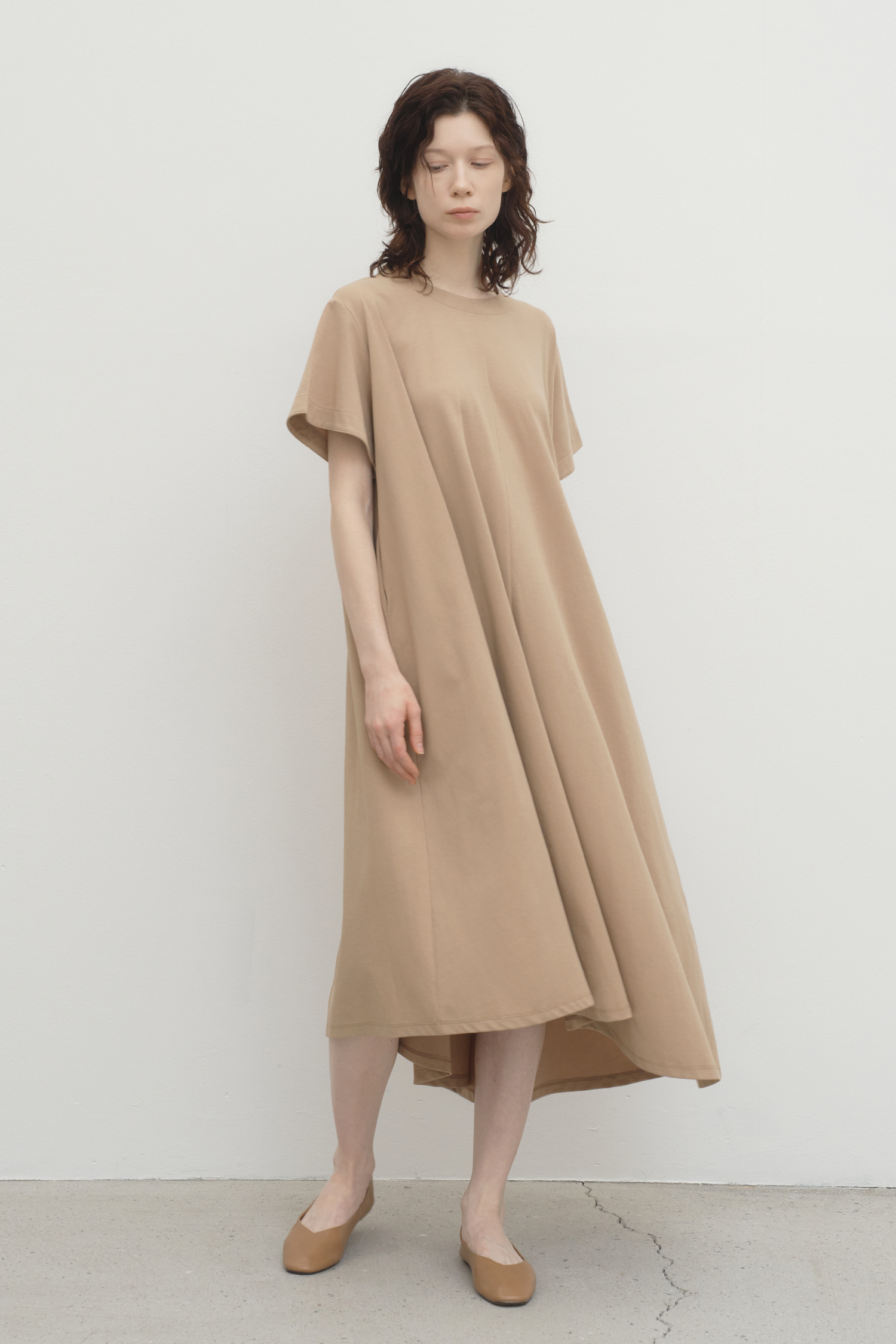 WW23 / KITTEN DIAGONAL FLARE DRESS