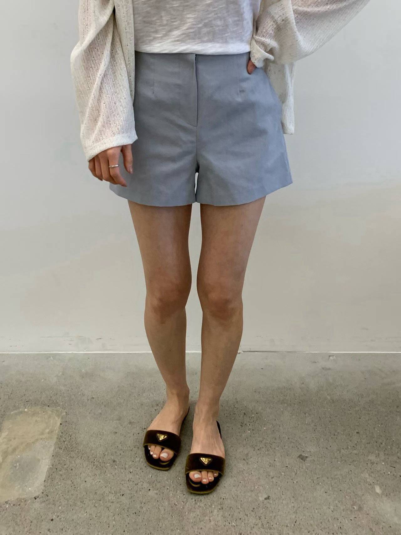 ERIN FRONT DART BACK ELASTIC SHORTS