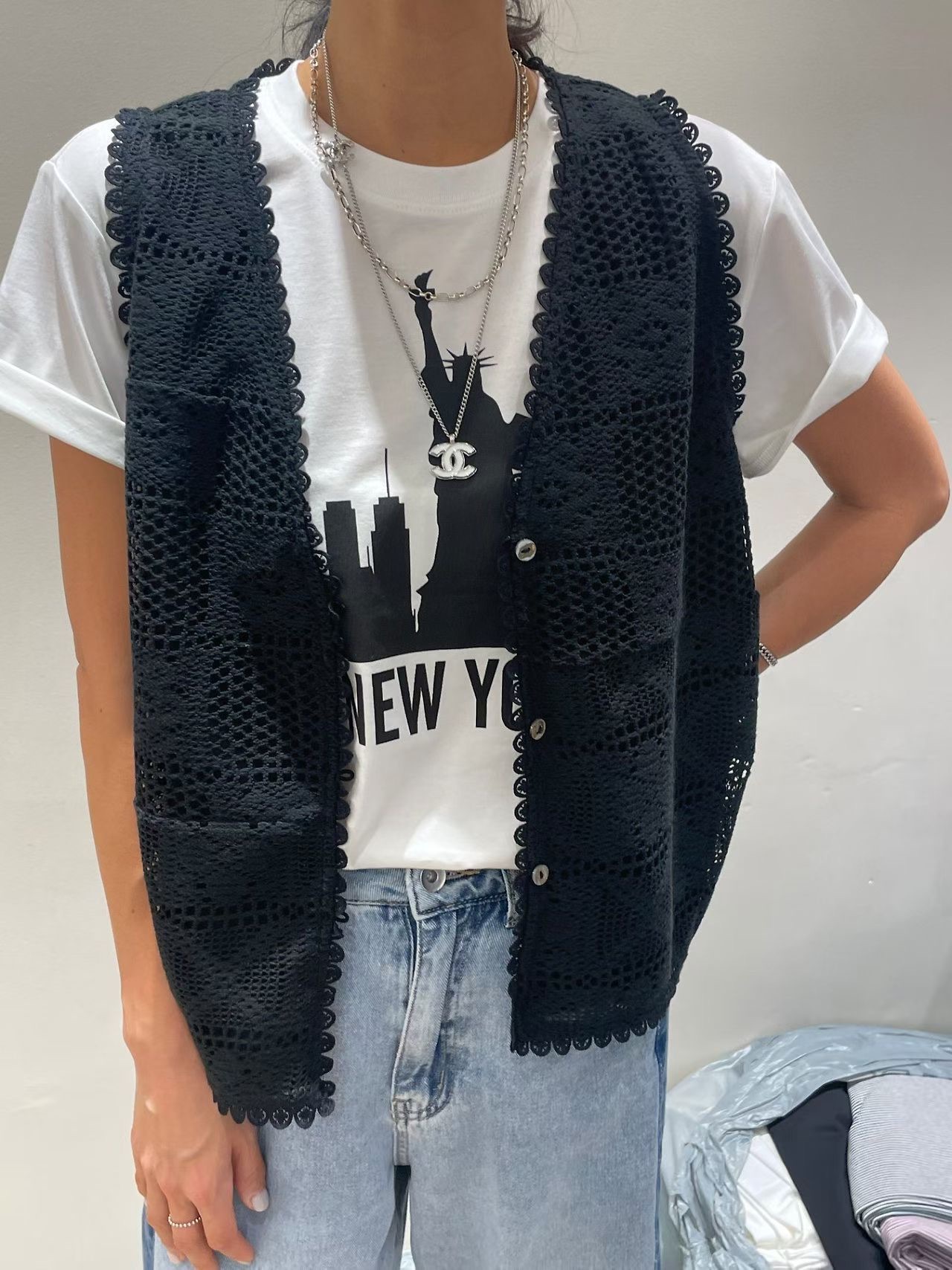PG13 / BRODERIE BUTTON VEST