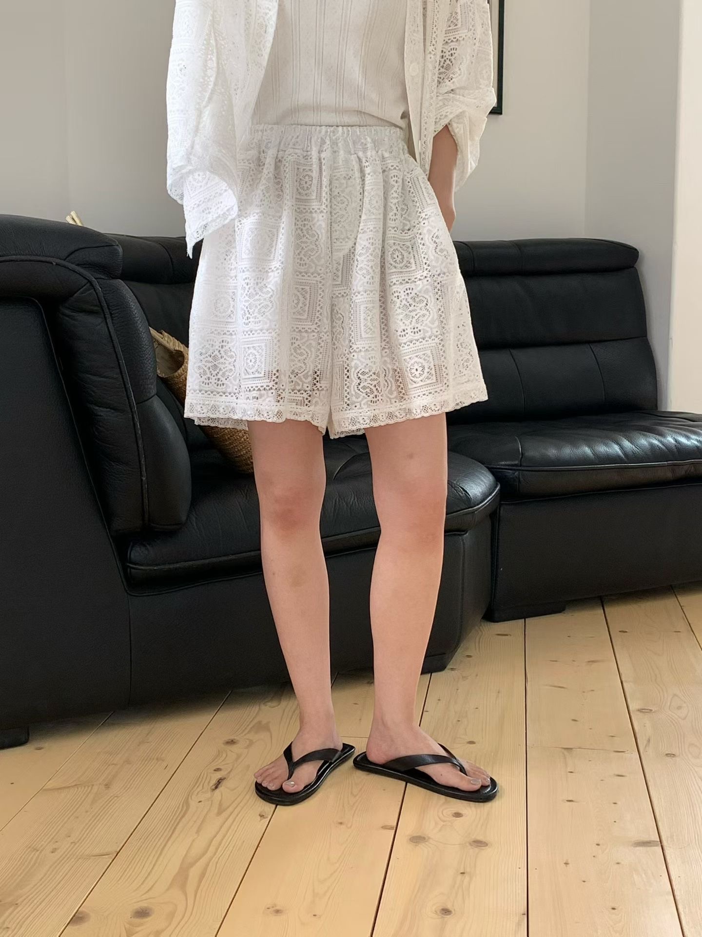 RT25 / GEOMETRIC LACE POCKET SHORTS