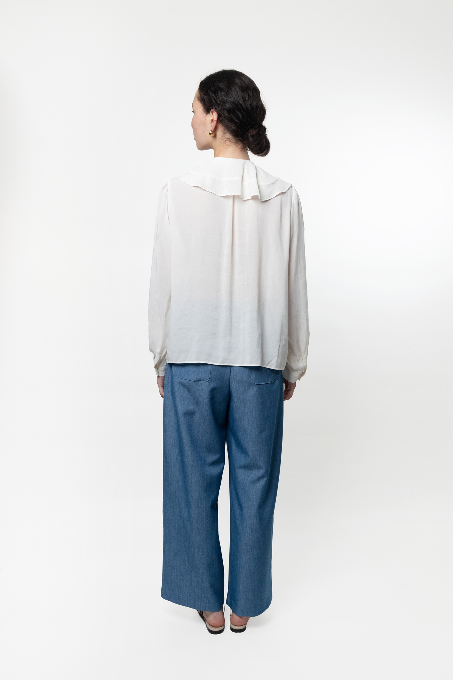 AL10/ RUFFLE COLLAR ROMANTIC BLOUSE