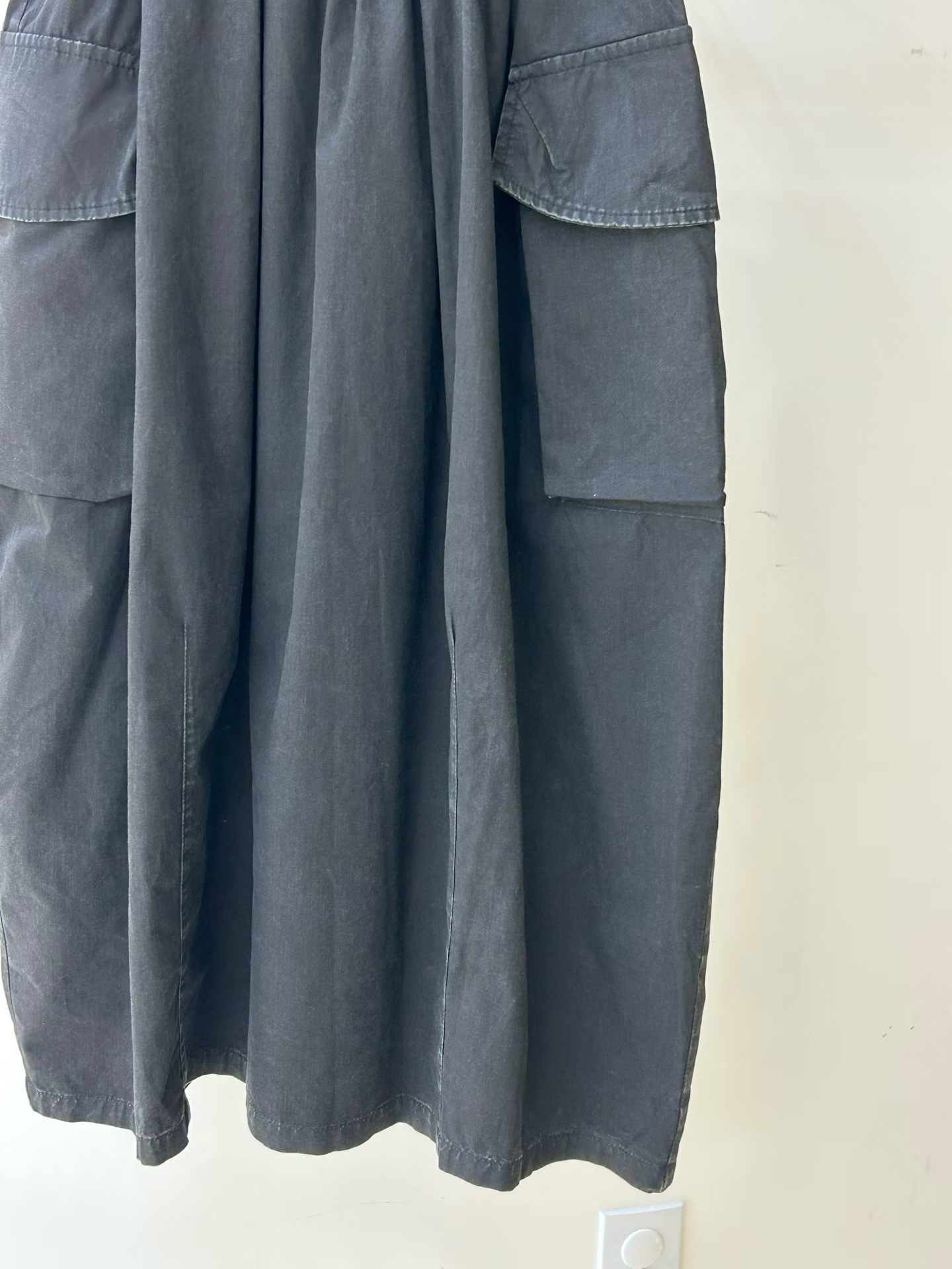 KL22 / BALLOON CUT CARGO SKIRT