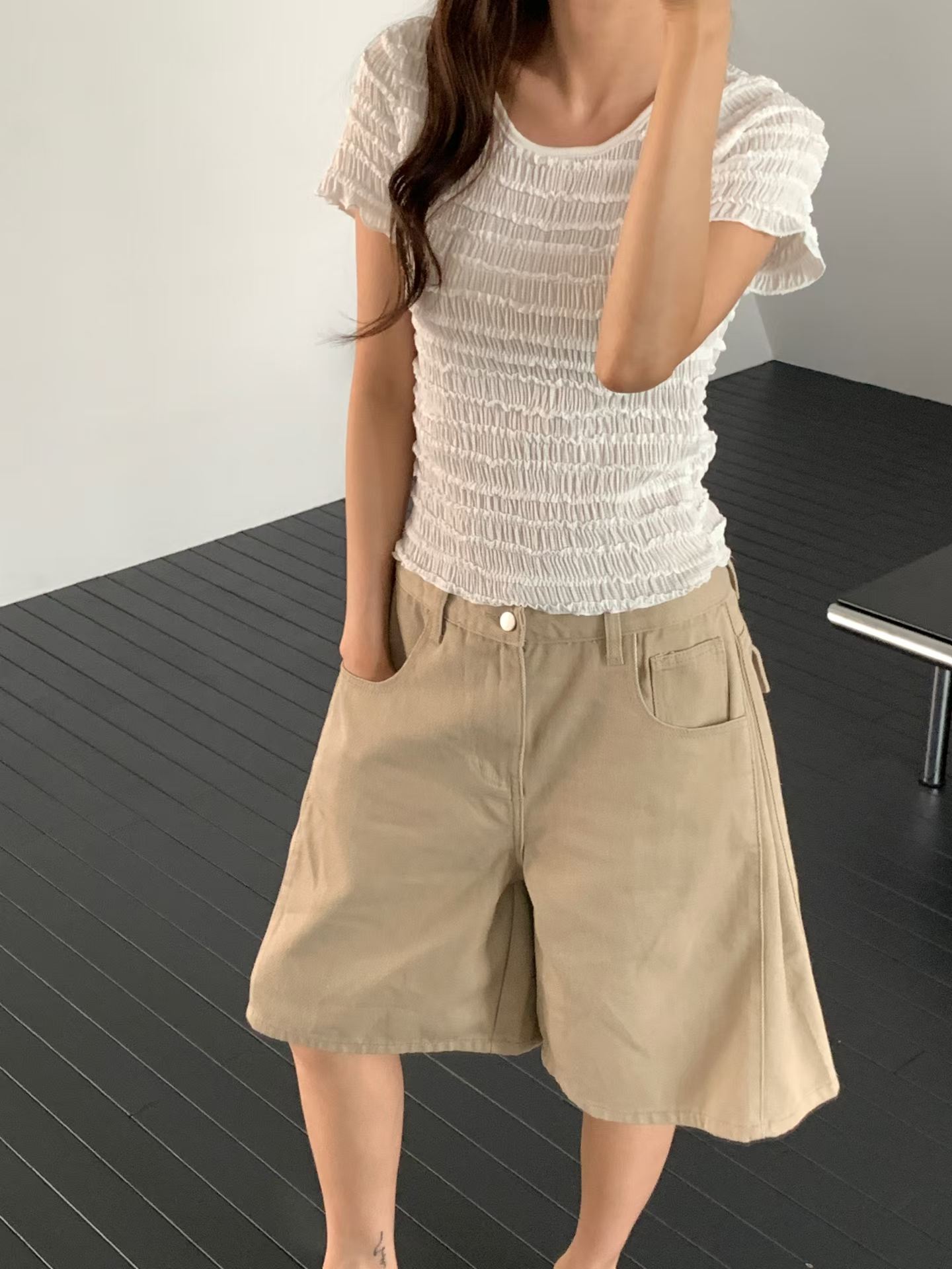 FRANCESCA TEXTURED RUCH TEE