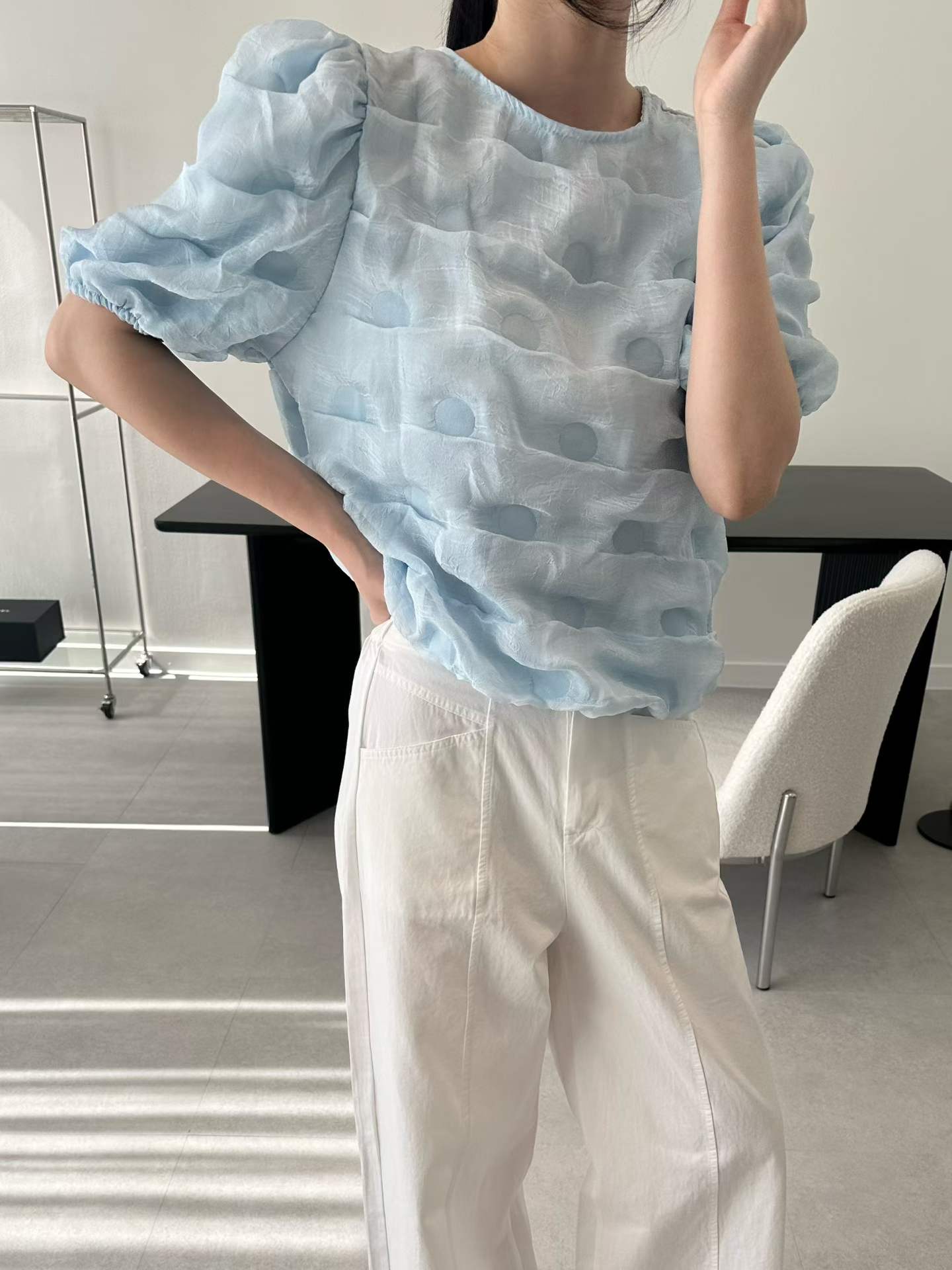 EDITH WAFFLED PUFFY ELASTIC HEM TOP