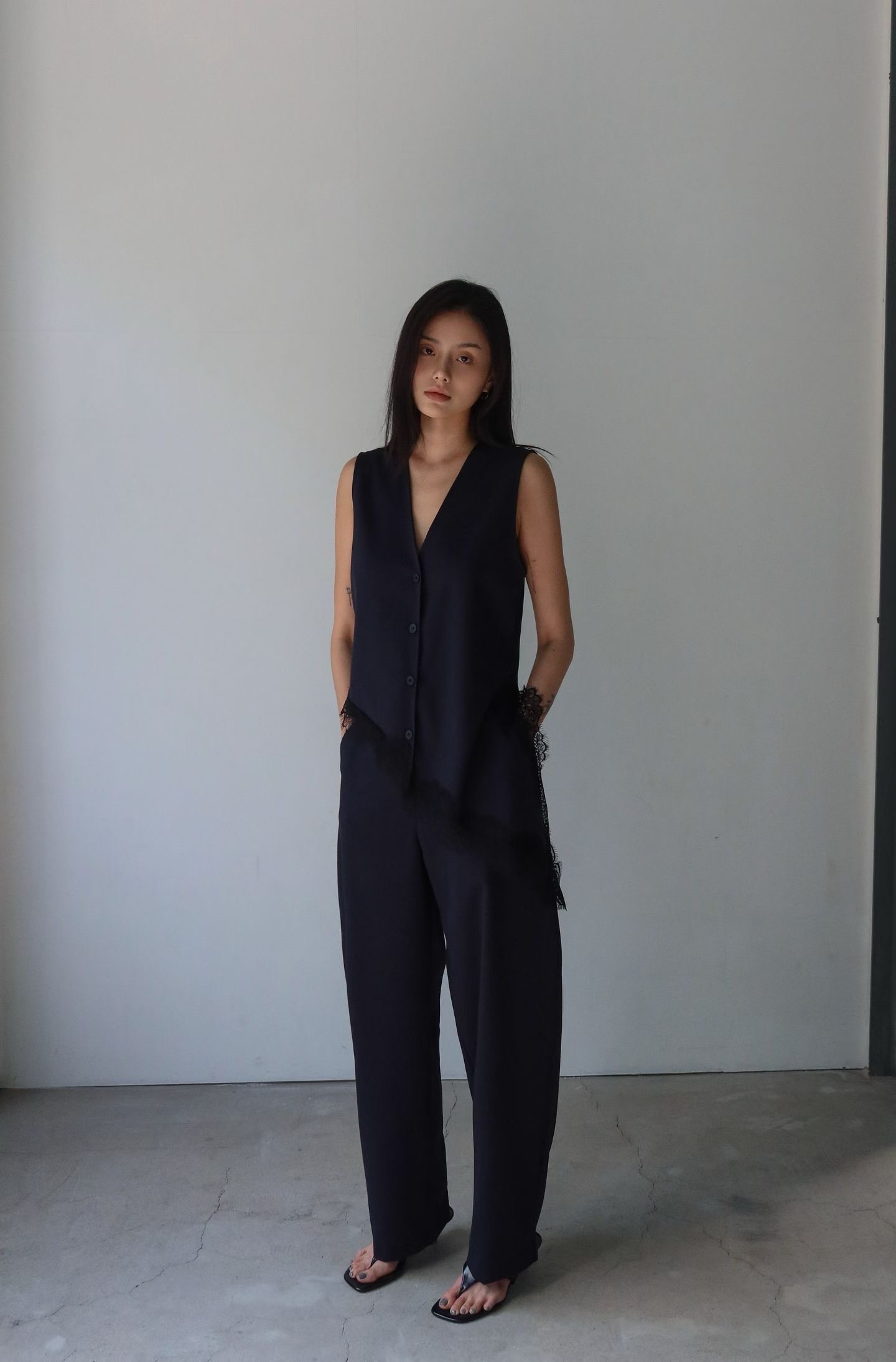 BY02 / POCKET TAPERED DOWN TROUSERS