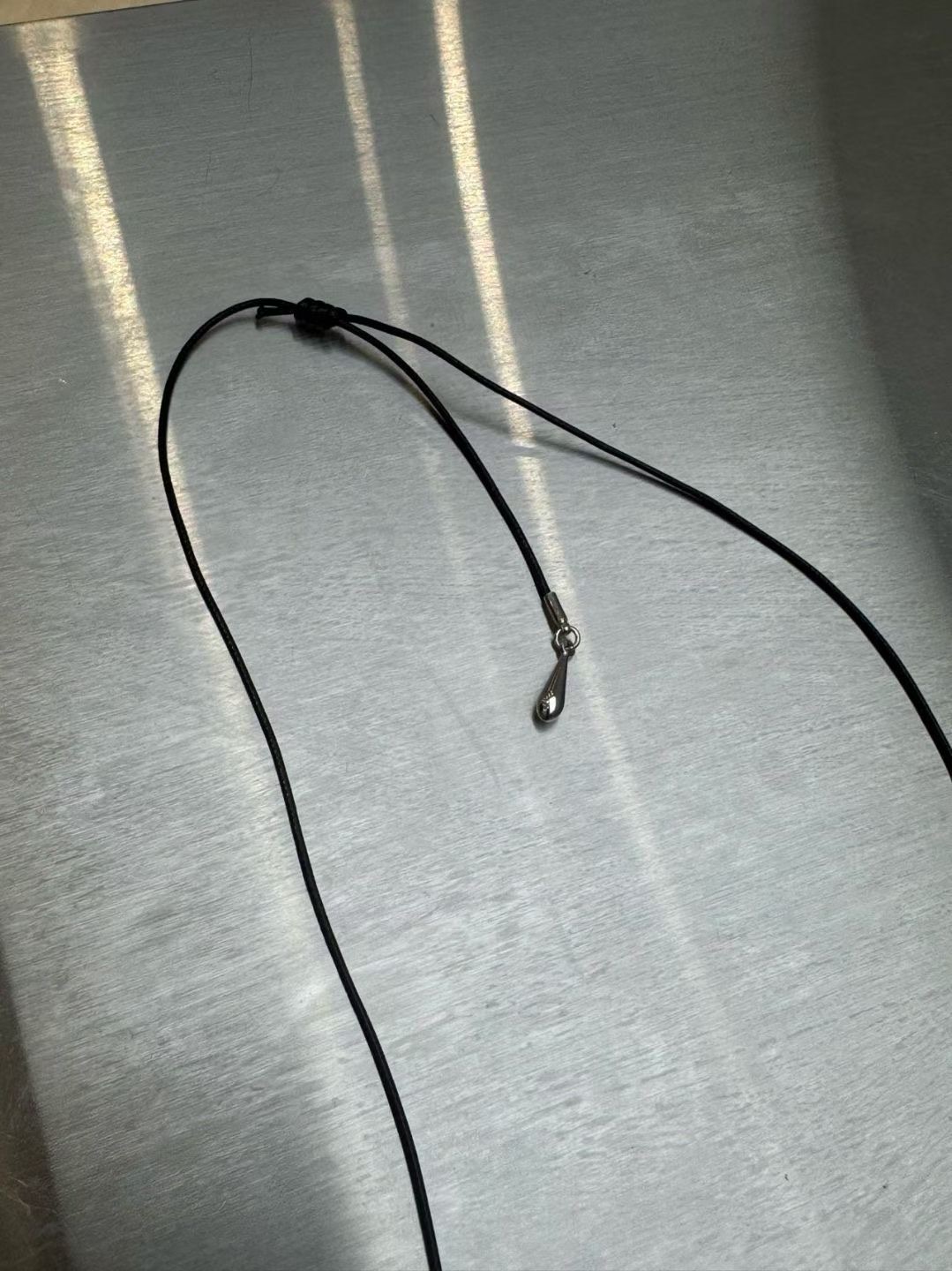 YQ41 / TEARDROP METALLIC PENDANT LONG ADJUSTABLE NECKLACE