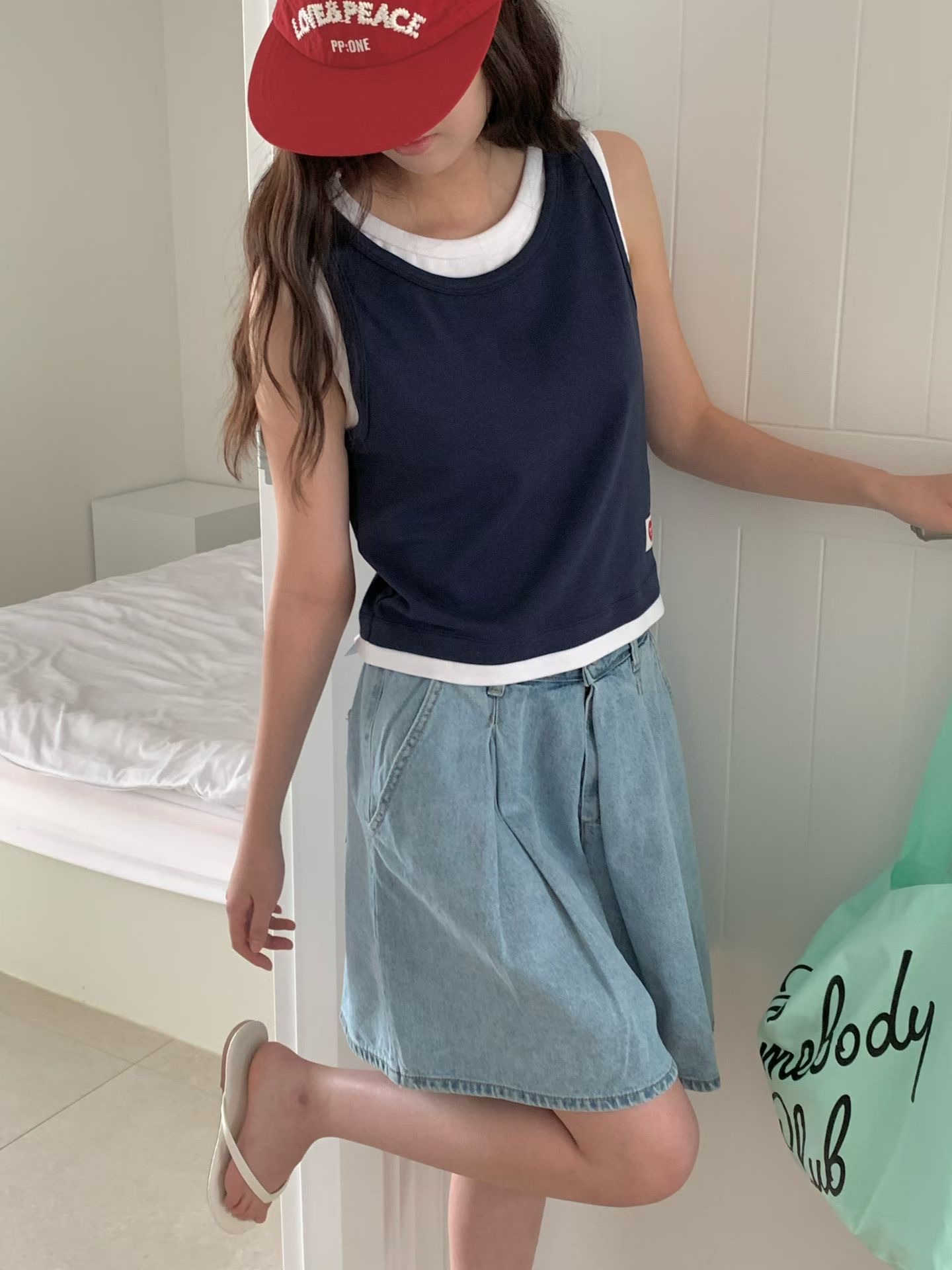 PG38 / ELASTIC BAND DART FLARE DENIM SHORTS