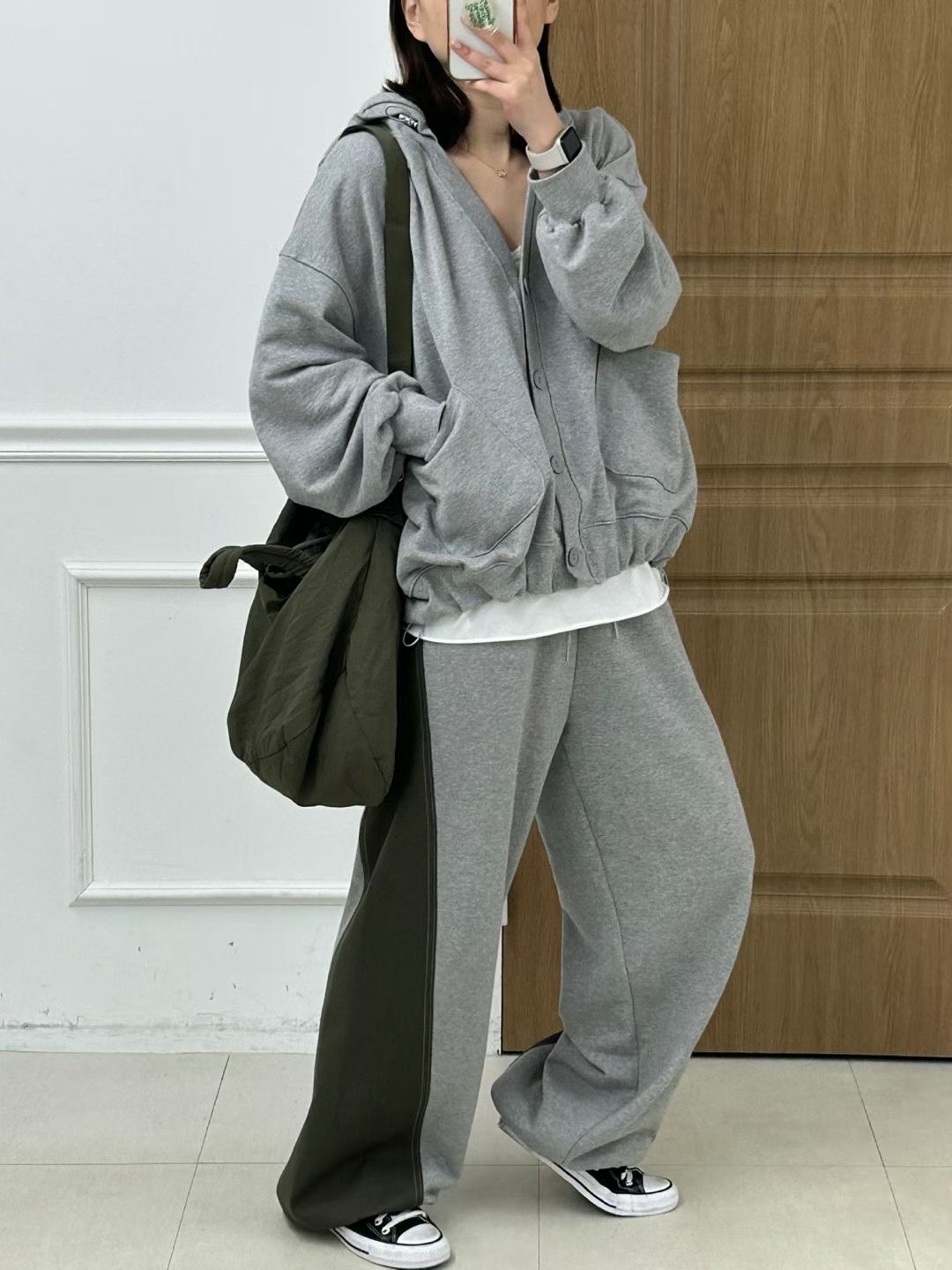 KR21 / Contrast Side Panel Jogger