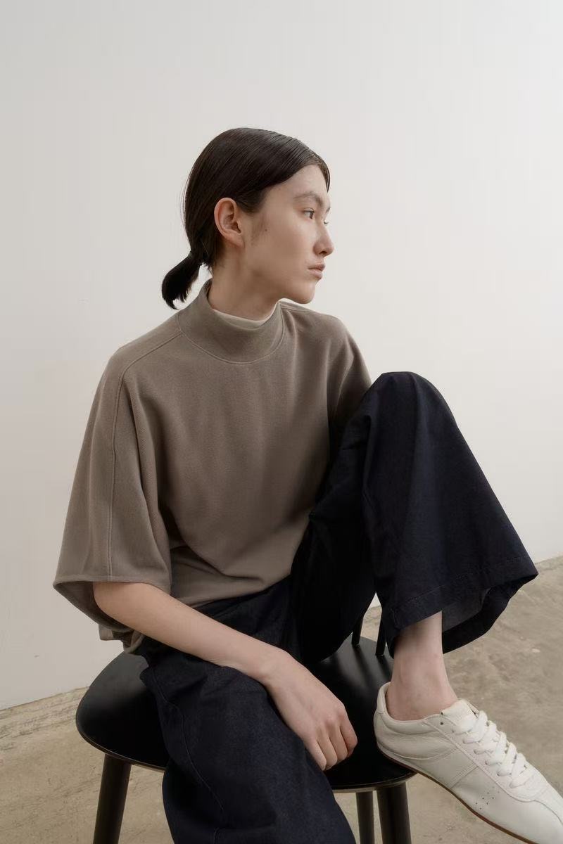 4301 / HIGH NECK ZIP DETAIL TOP