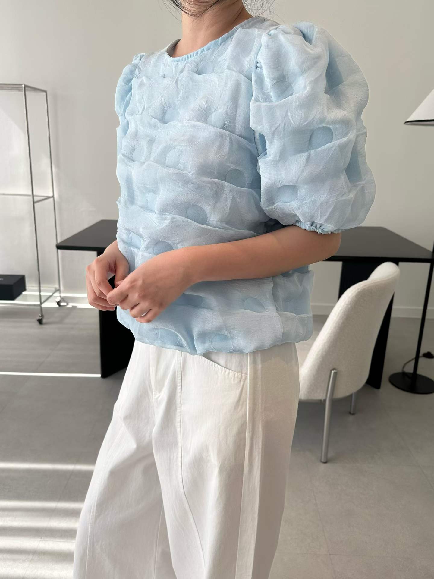 EDITH WAFFLED PUFFY ELASTIC HEM TOP