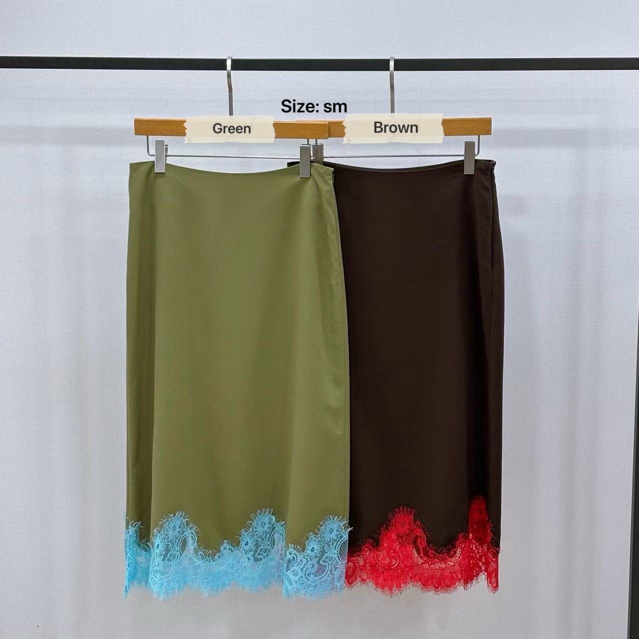 PT23 / CONTRAST LACE HEM PENCIL SKIRT