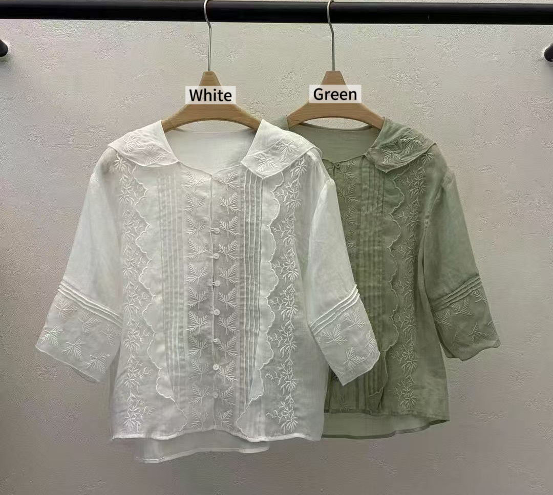 KF34 / BRODERIE BLOUSE WITH FRONT BUTTONS
