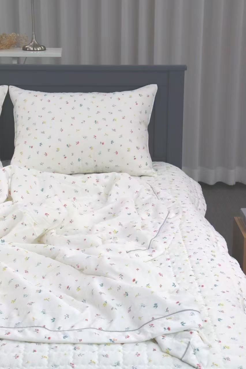 BT03 / Ice Cool Series: Summer Breeze Floral Cooling Blanket
