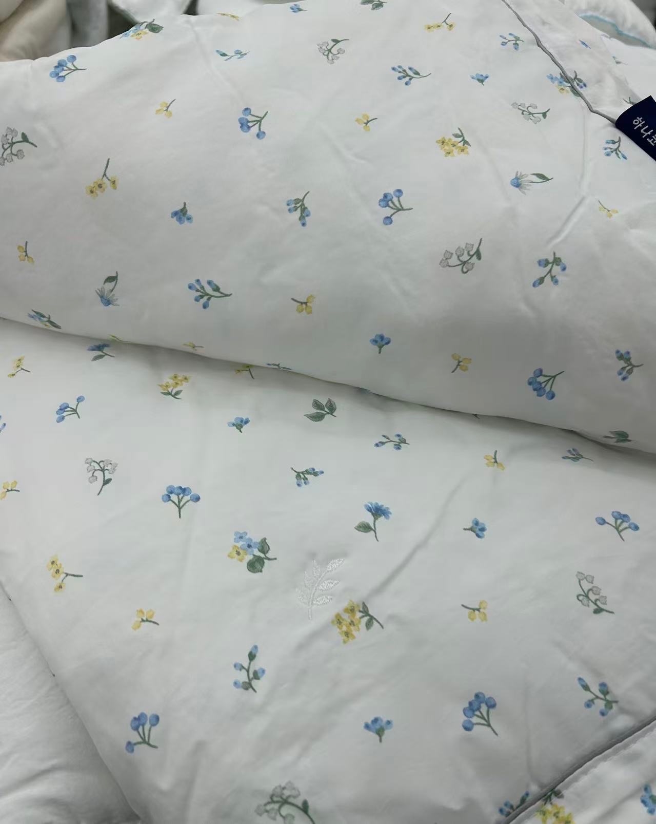 BT03 / Ice Cool Series: Summer Breeze Floral Cooling Blanket