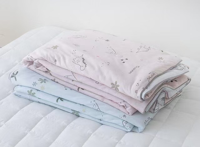 BT05 / Ice Cool Series: Dino Print Ice Cool Blanket