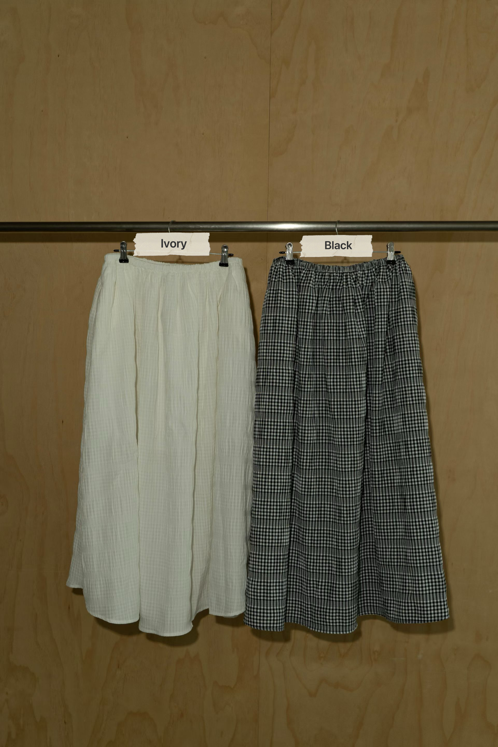 SK200426/BANDED WAIST TEXTURED POCKET SKIRT