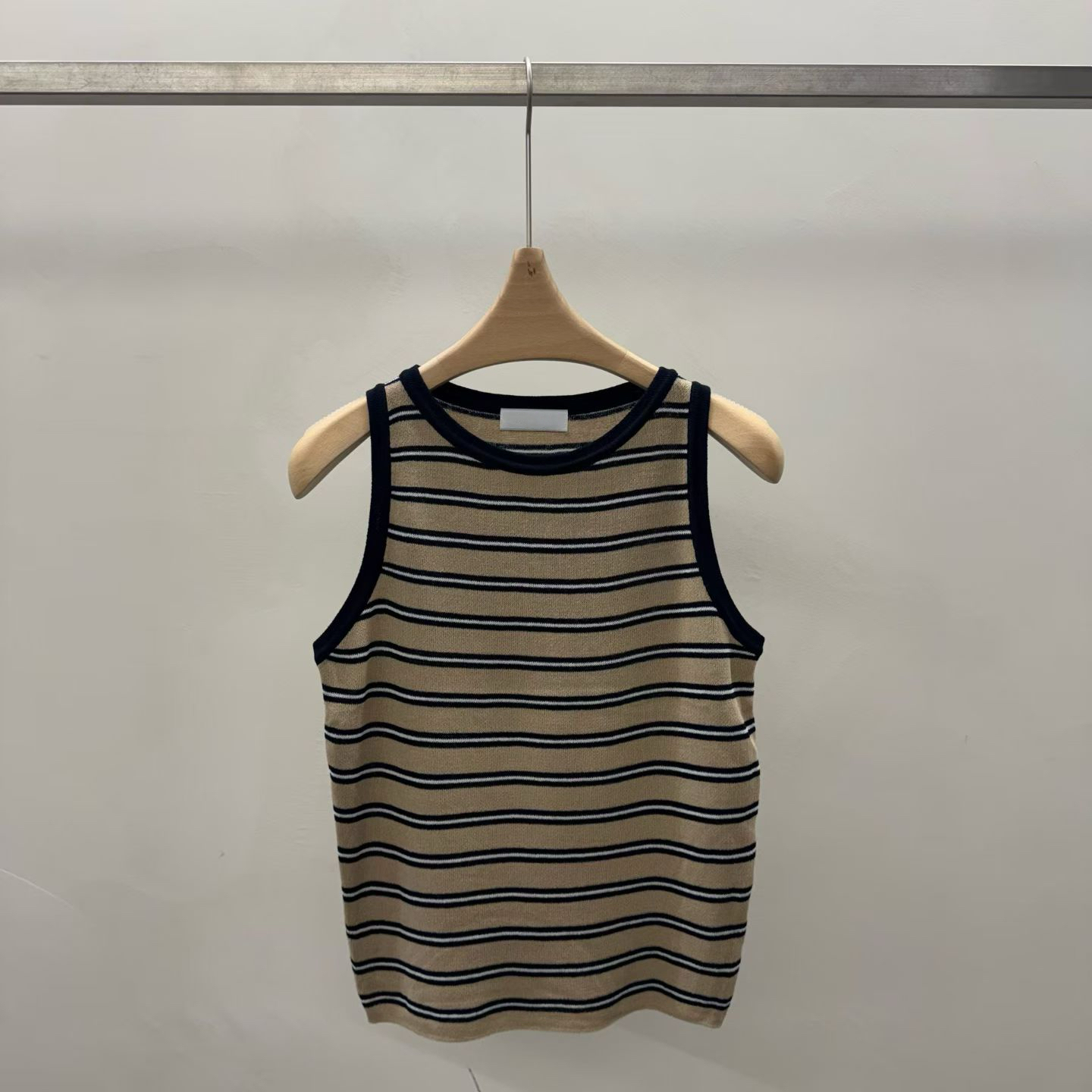 T180426/CONTRAST PIPING RIBBED KNIT TANK TOP