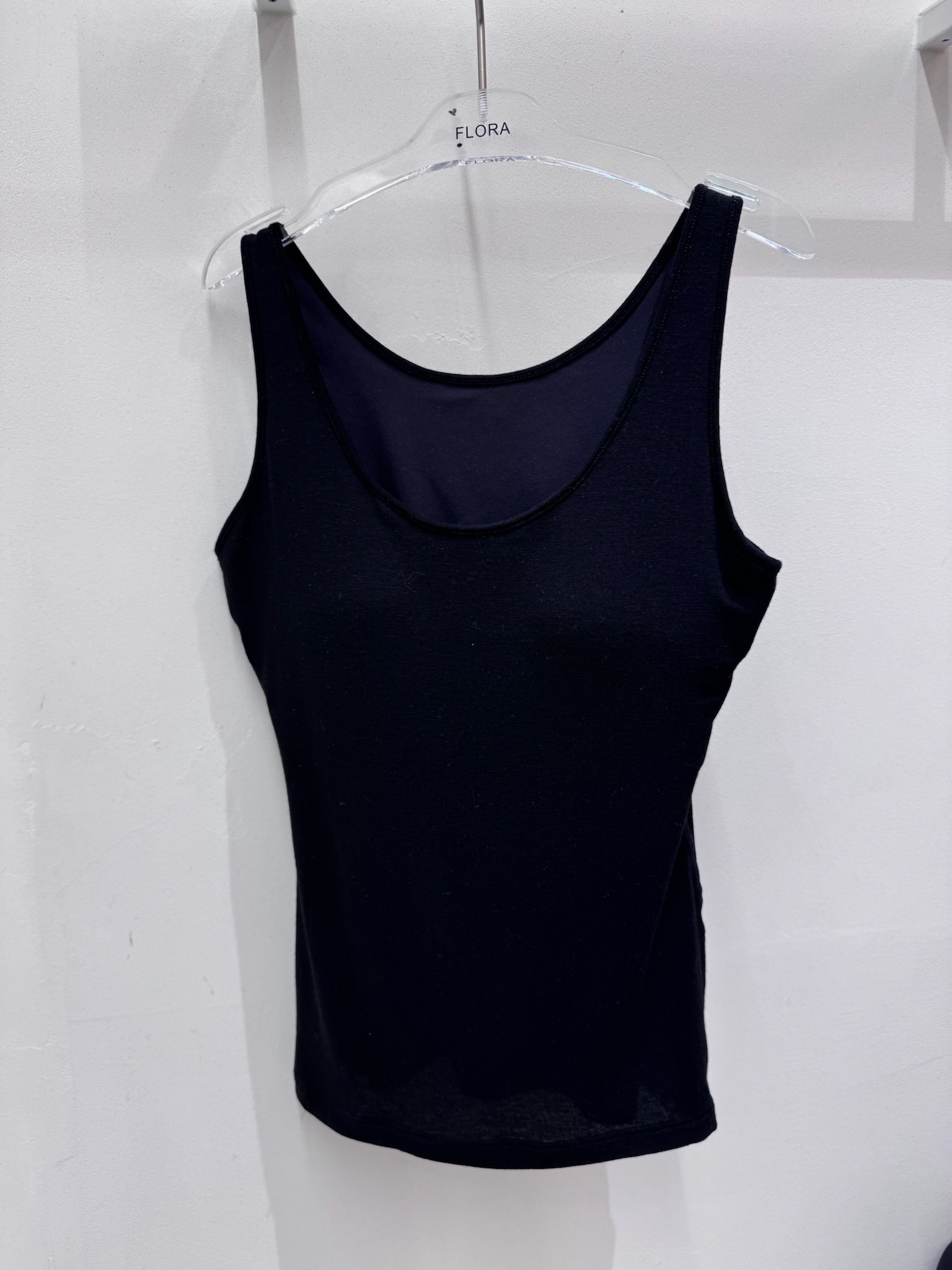 FU23 / SCOOP NECKLINE BRA TANK TOP