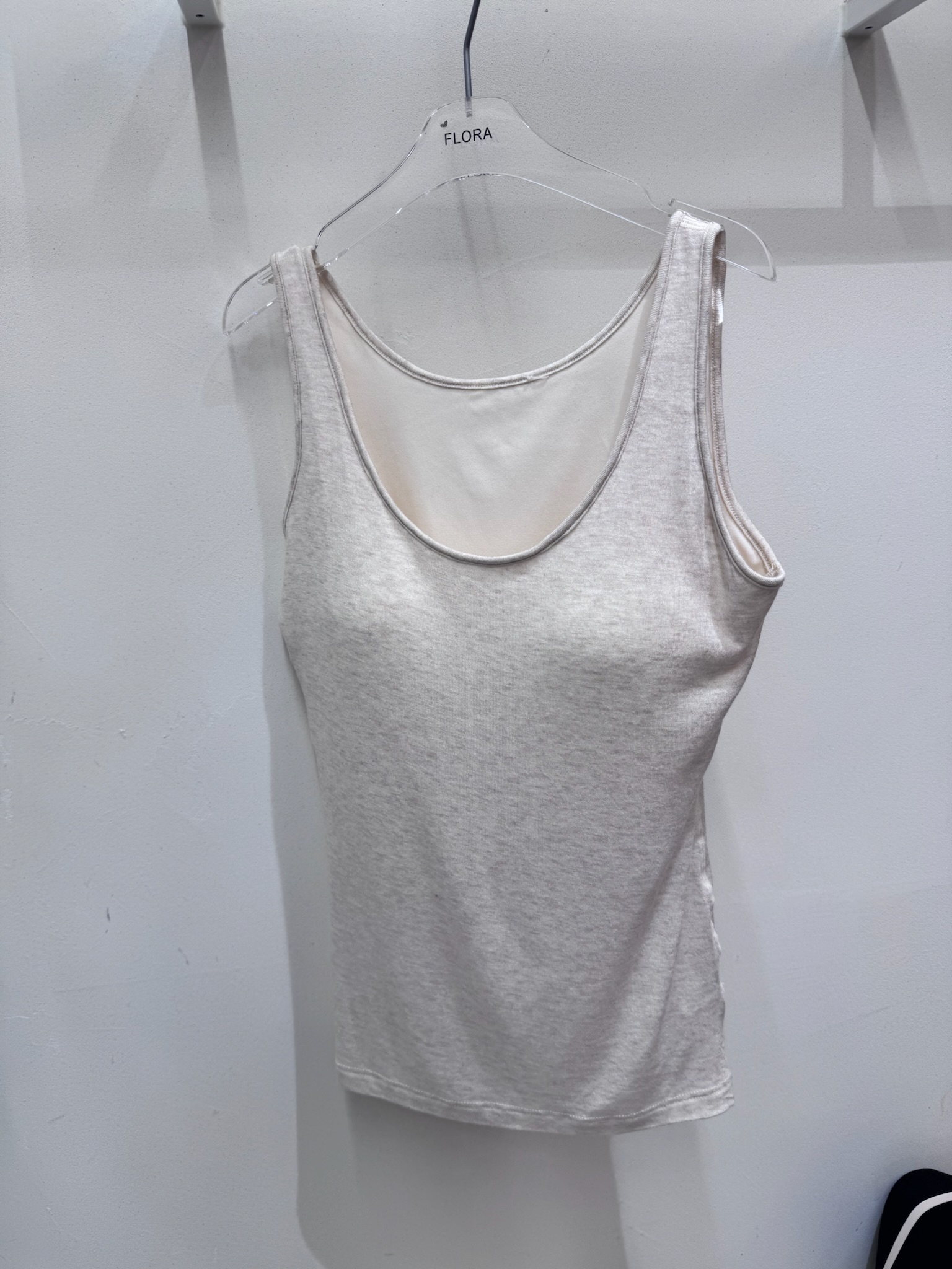 FU23 / SCOOP NECKLINE BRA TANK TOP