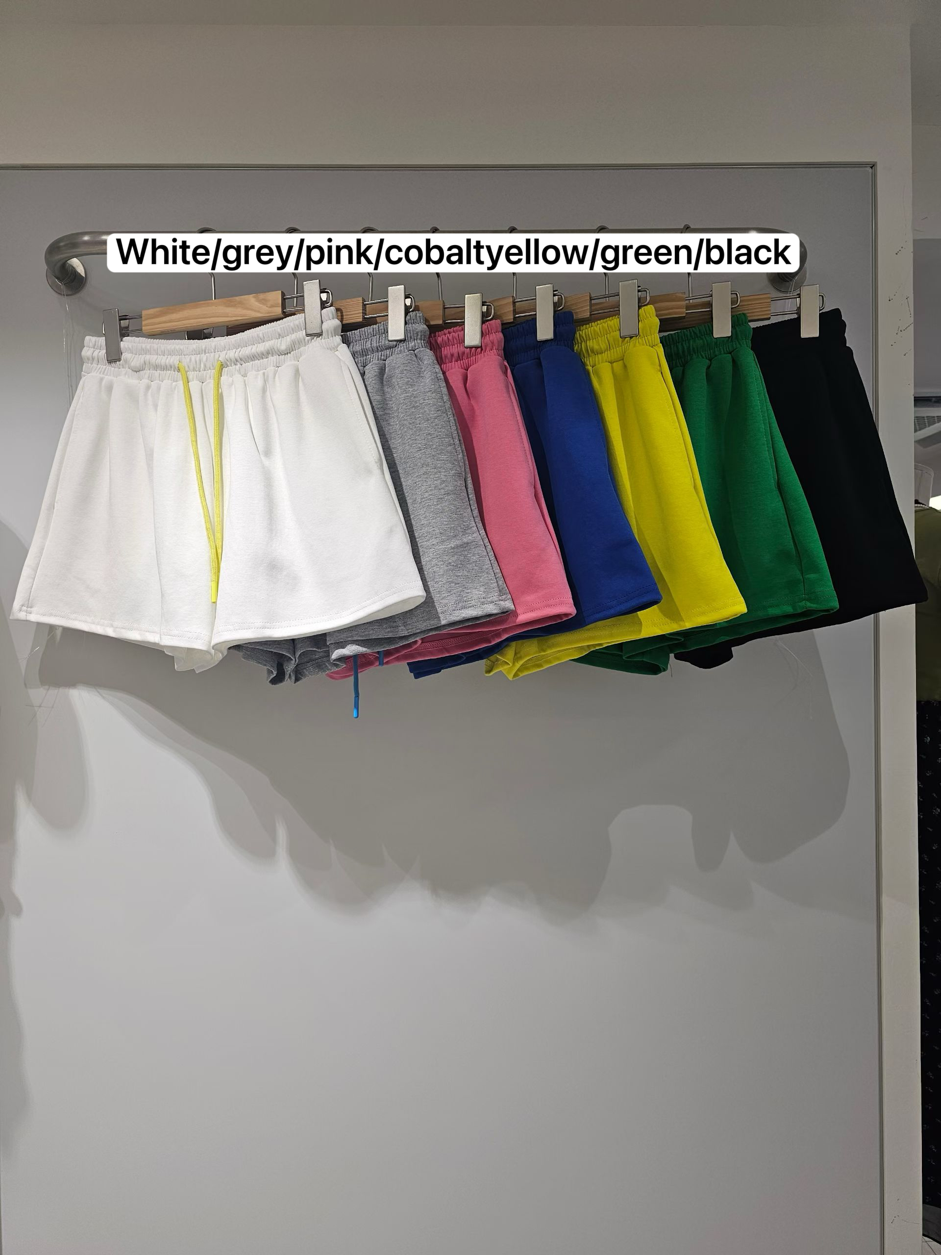 860426/CONTRAST STRAP POCKET SHORTS 
