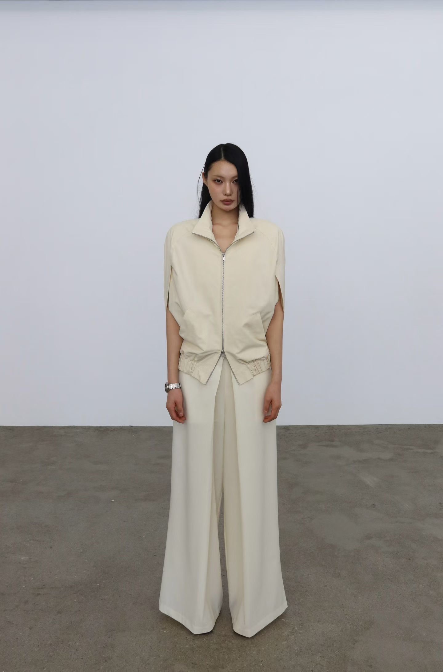 BY18 / FRONT DARTED STRAIGHT TROUSERS