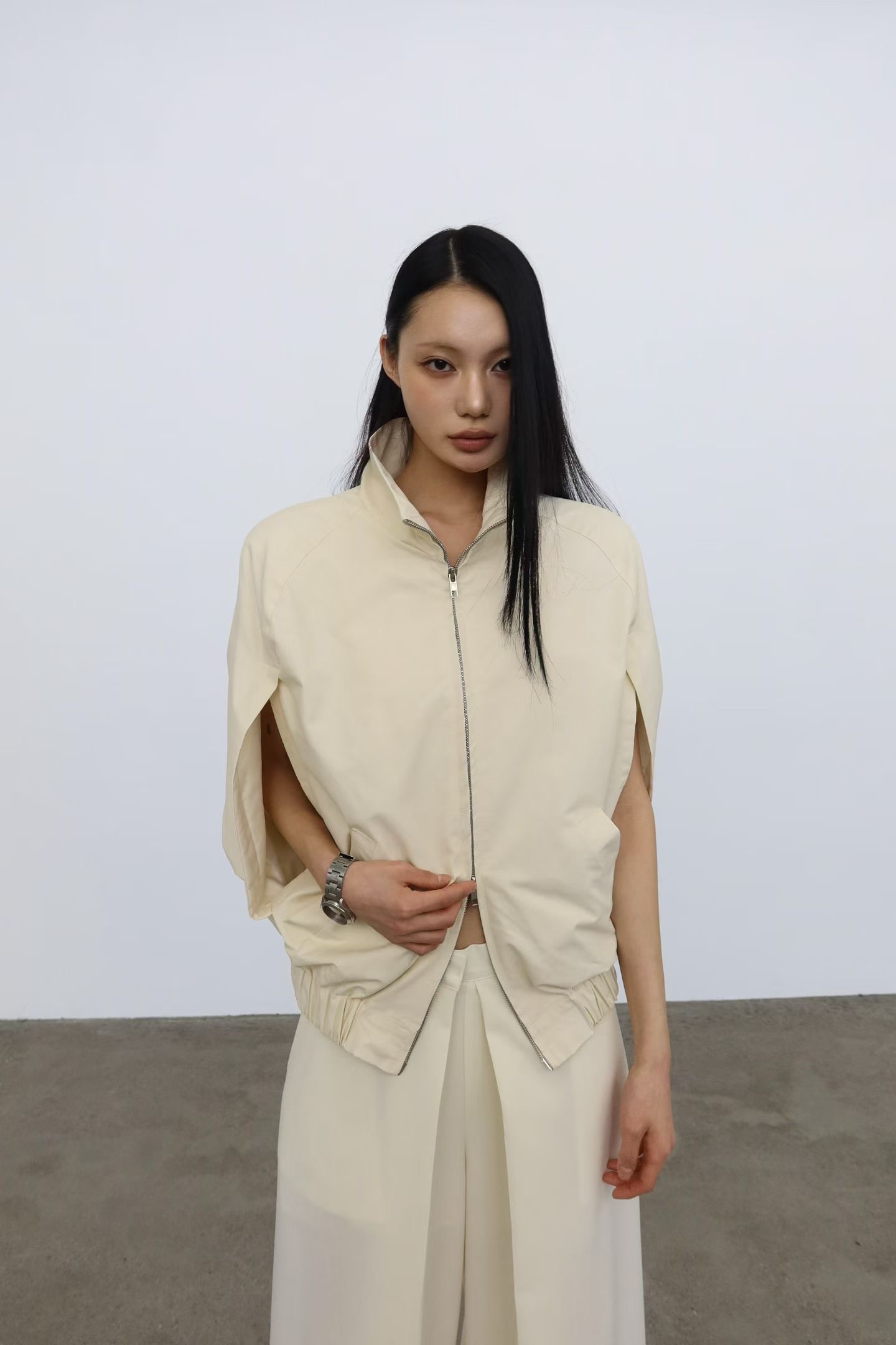 BY17 / CAPE-STYLE OUTER WEAR