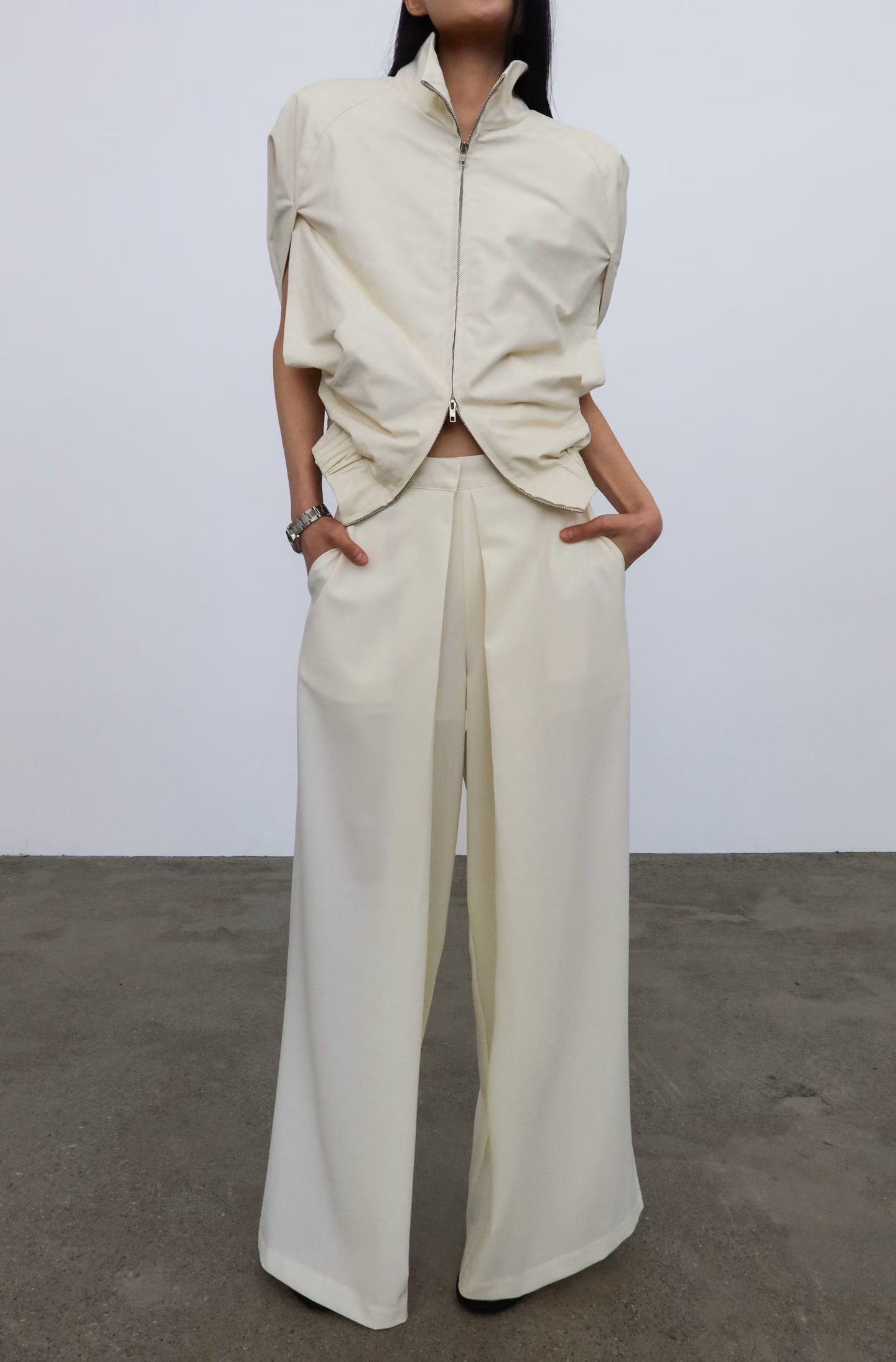 BY18 / FRONT DARTED STRAIGHT TROUSERS