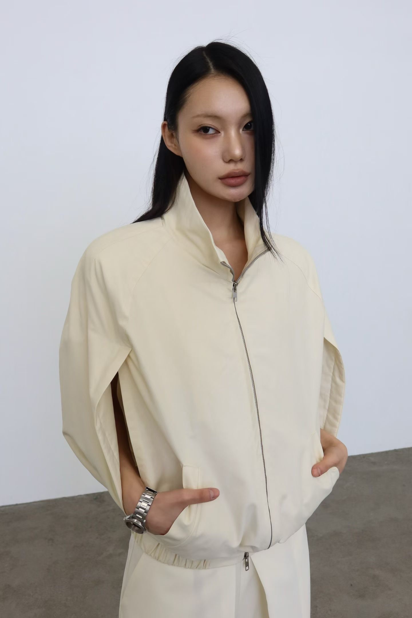 BY17 / CAPE-STYLE OUTER WEAR