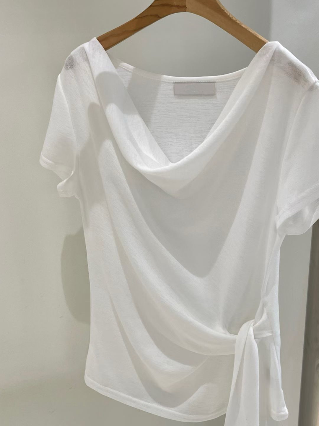 PG24 / COWL NECKLINE WAIST TIE TOP