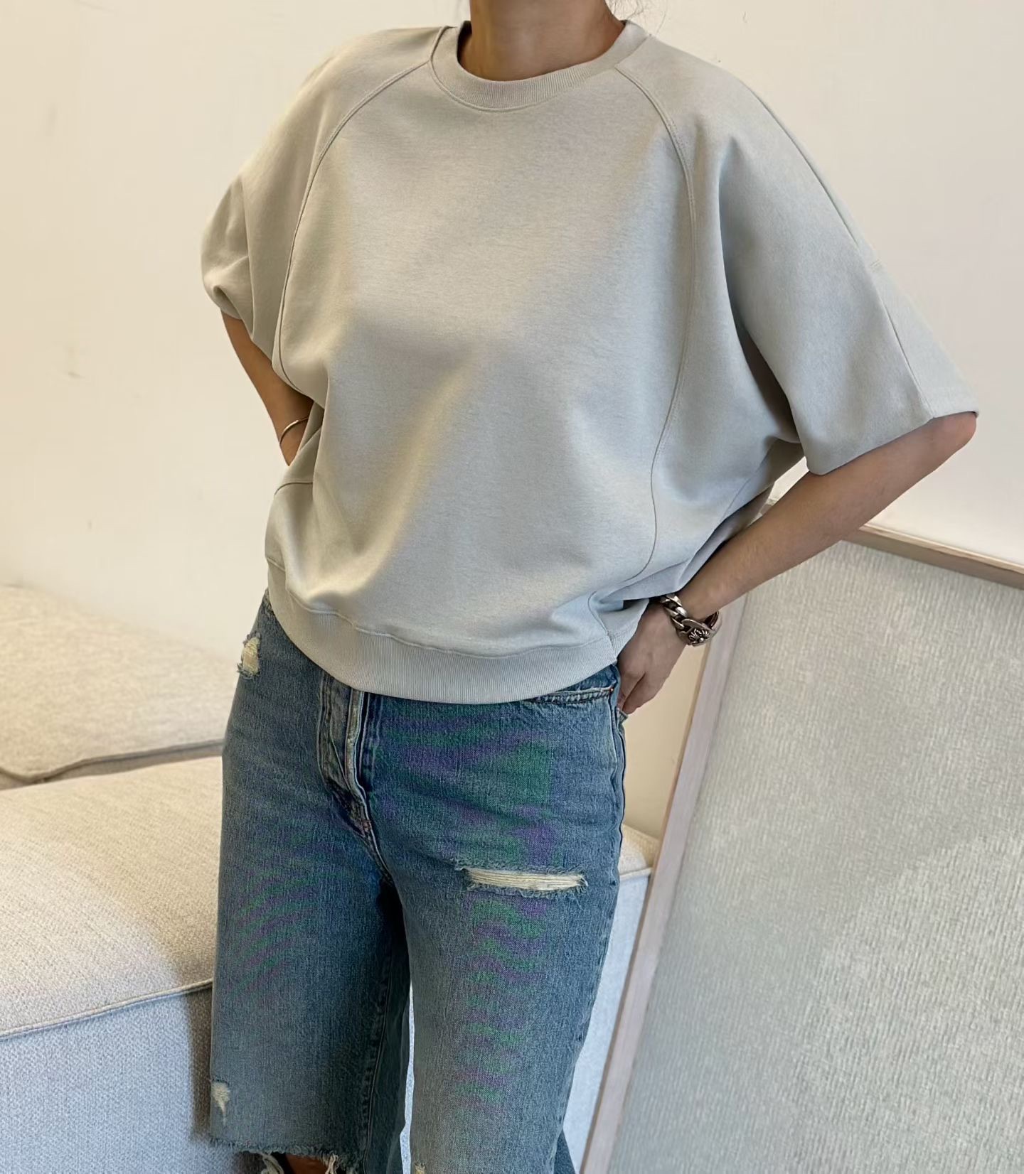 DM01 / BAT WING CINCH HEM TOP