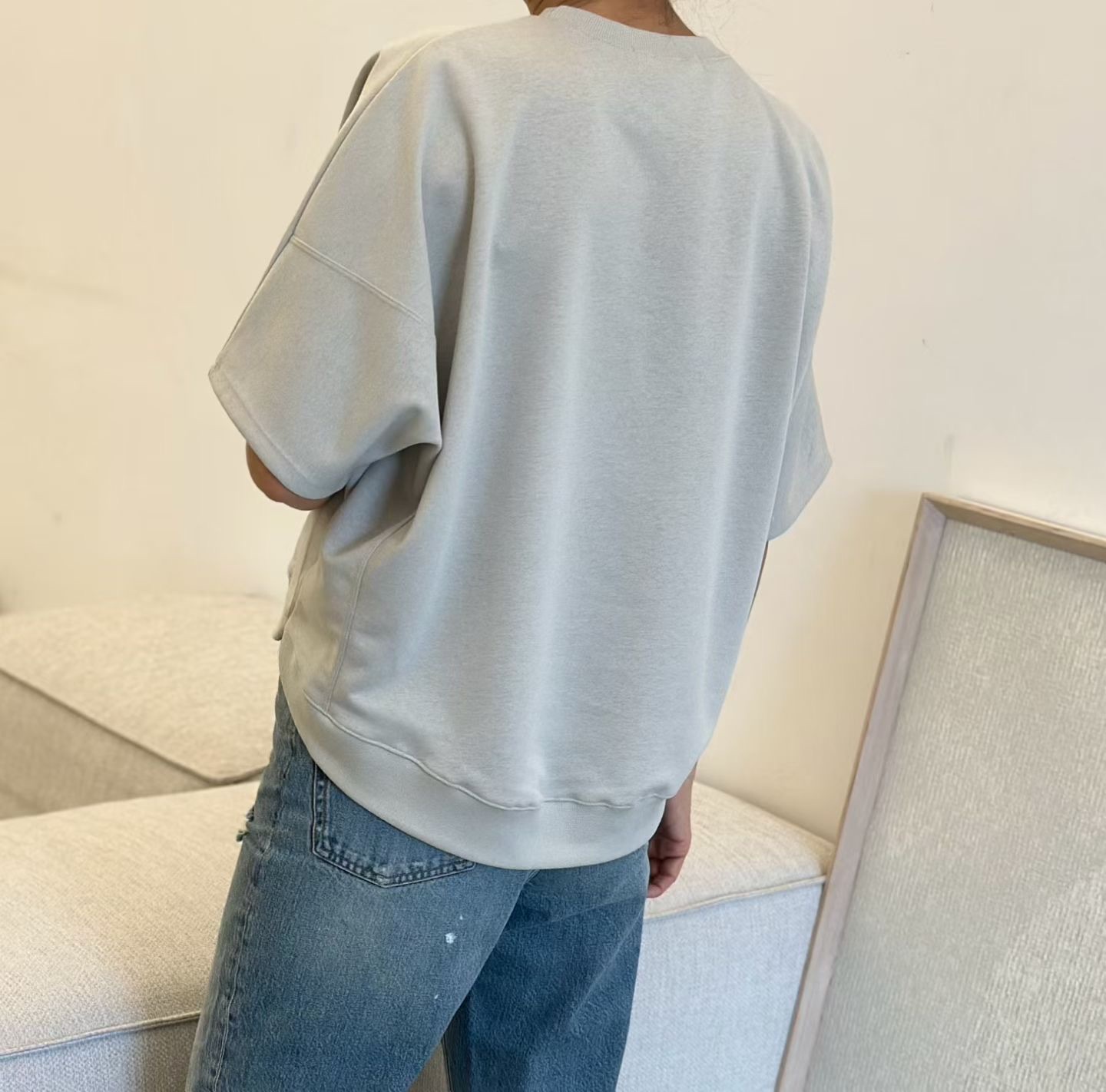 DM01 / BAT WING CINCH HEM TOP