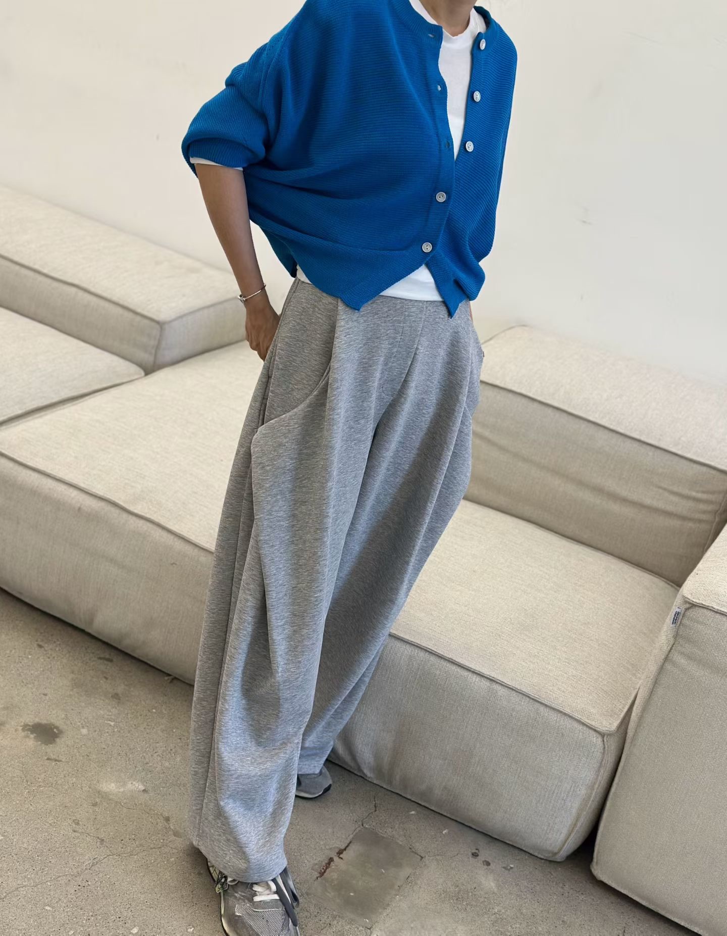 DM02 / BUTTON DOWN BAT WING CARDIGAN