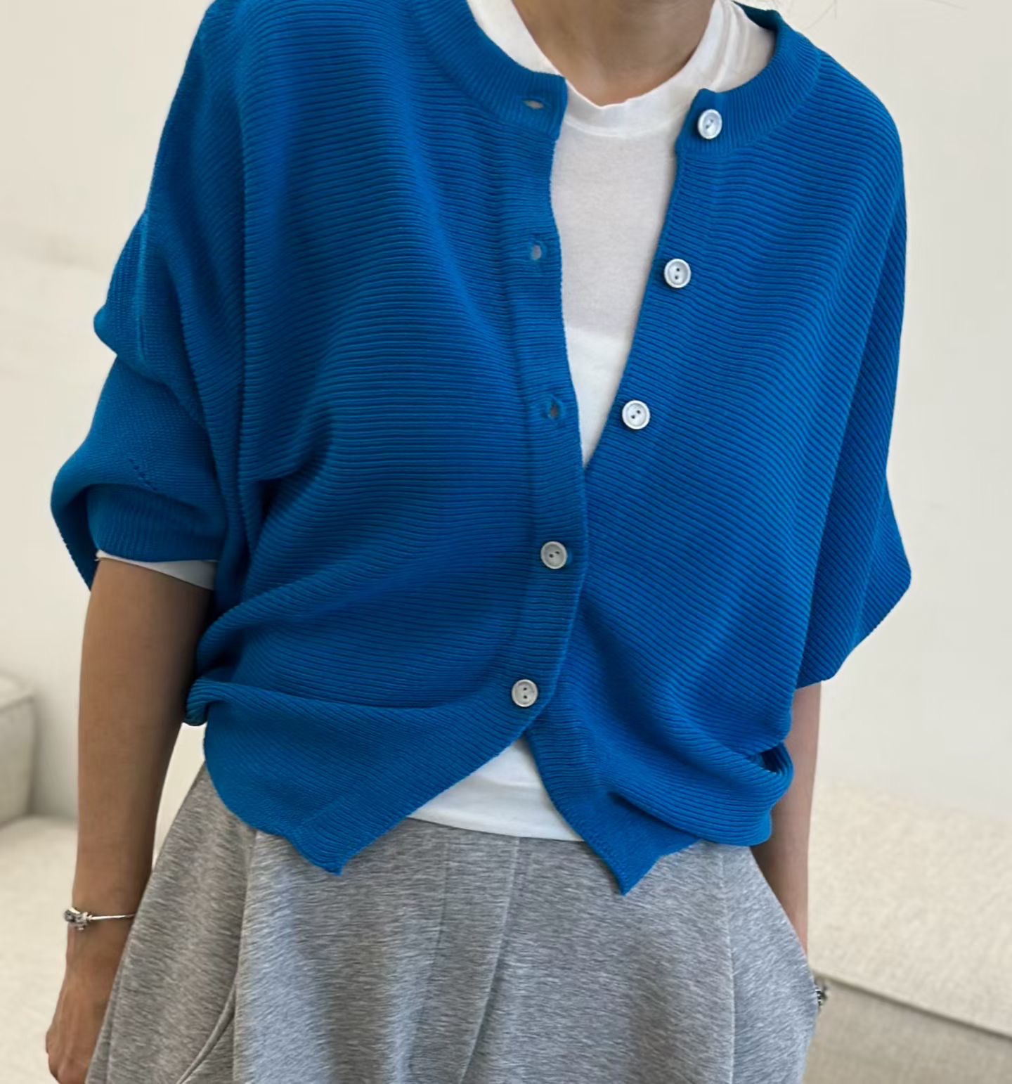 DM02 / BUTTON DOWN BAT WING CARDIGAN