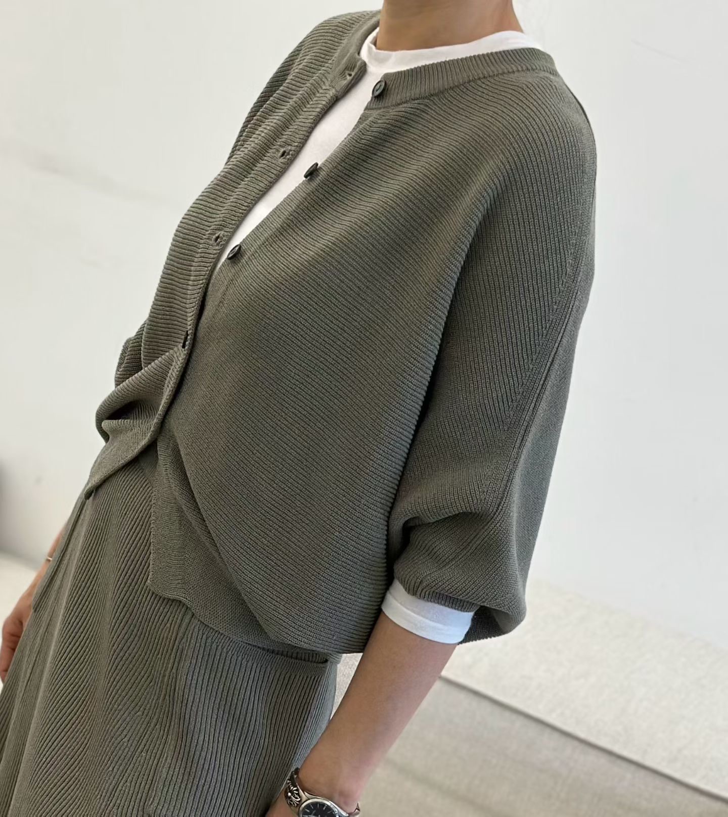 DM02 / BUTTON DOWN BAT WING CARDIGAN