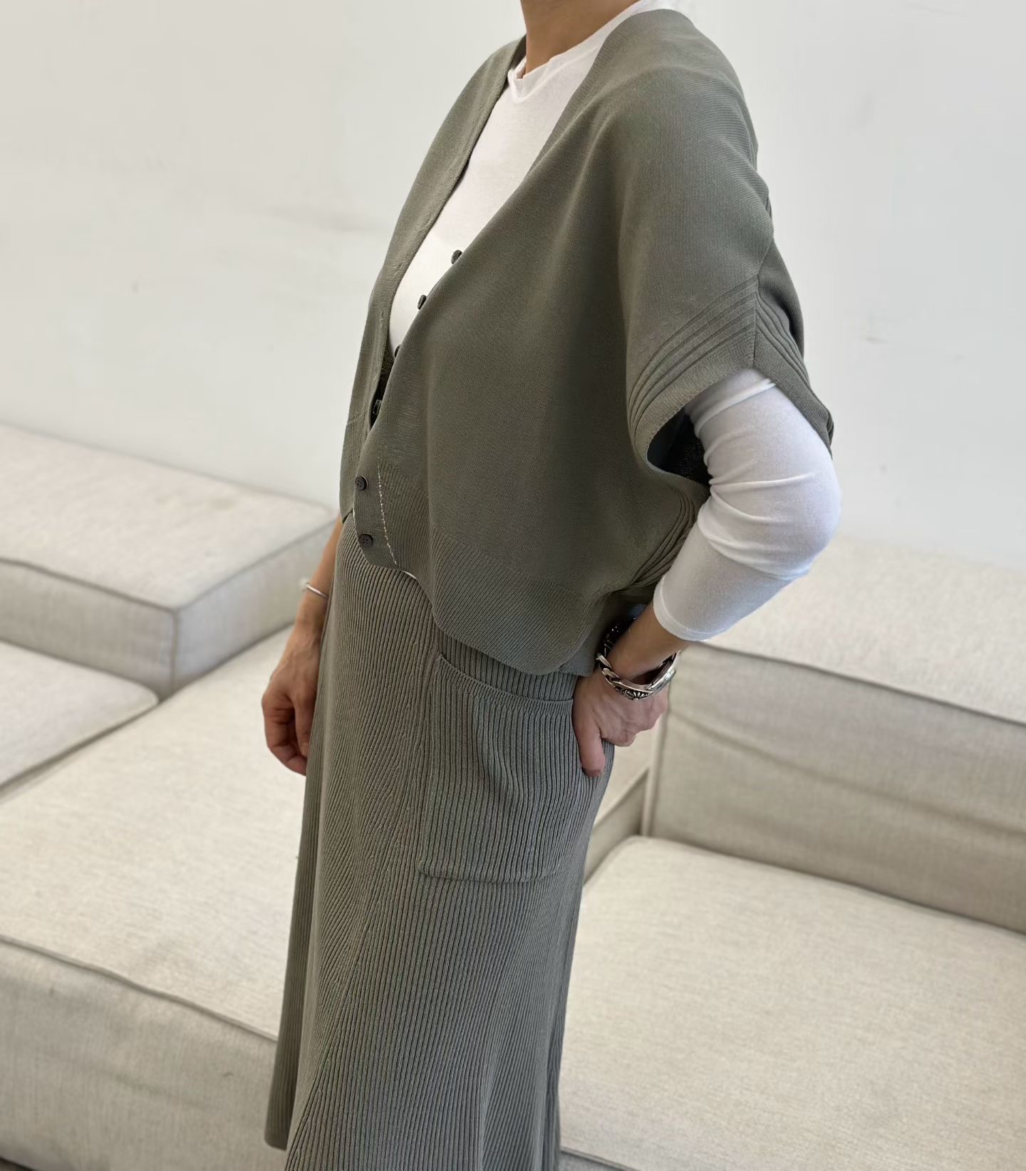 DM04 / ANGULAR BUTTON DOWN CARDIGAN