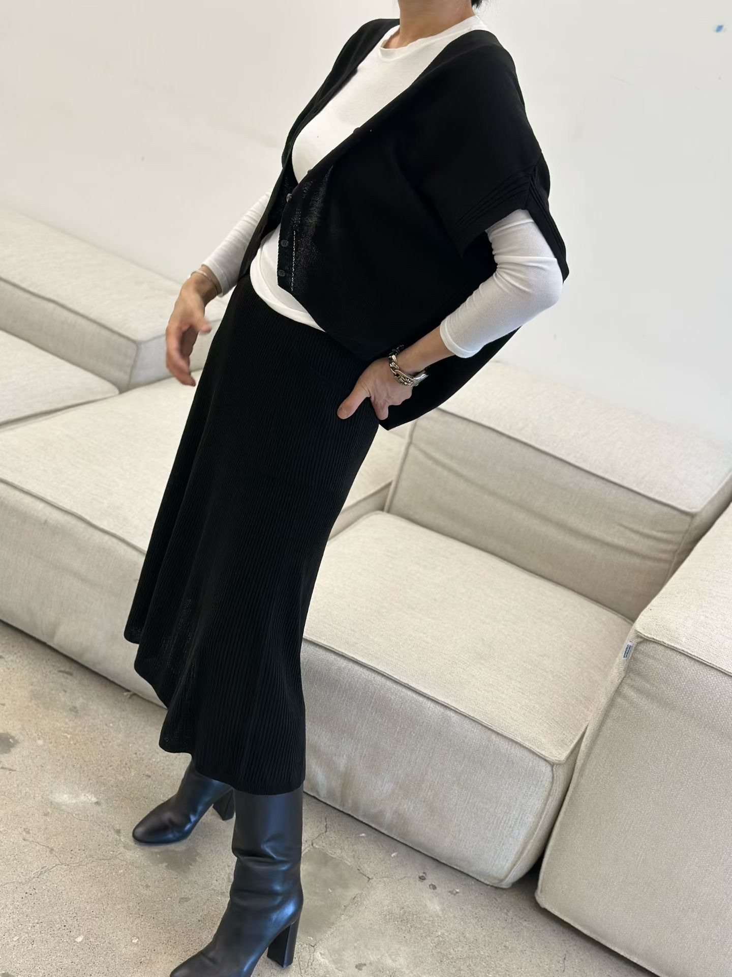 DM04 / ANGULAR BUTTON DOWN CARDIGAN